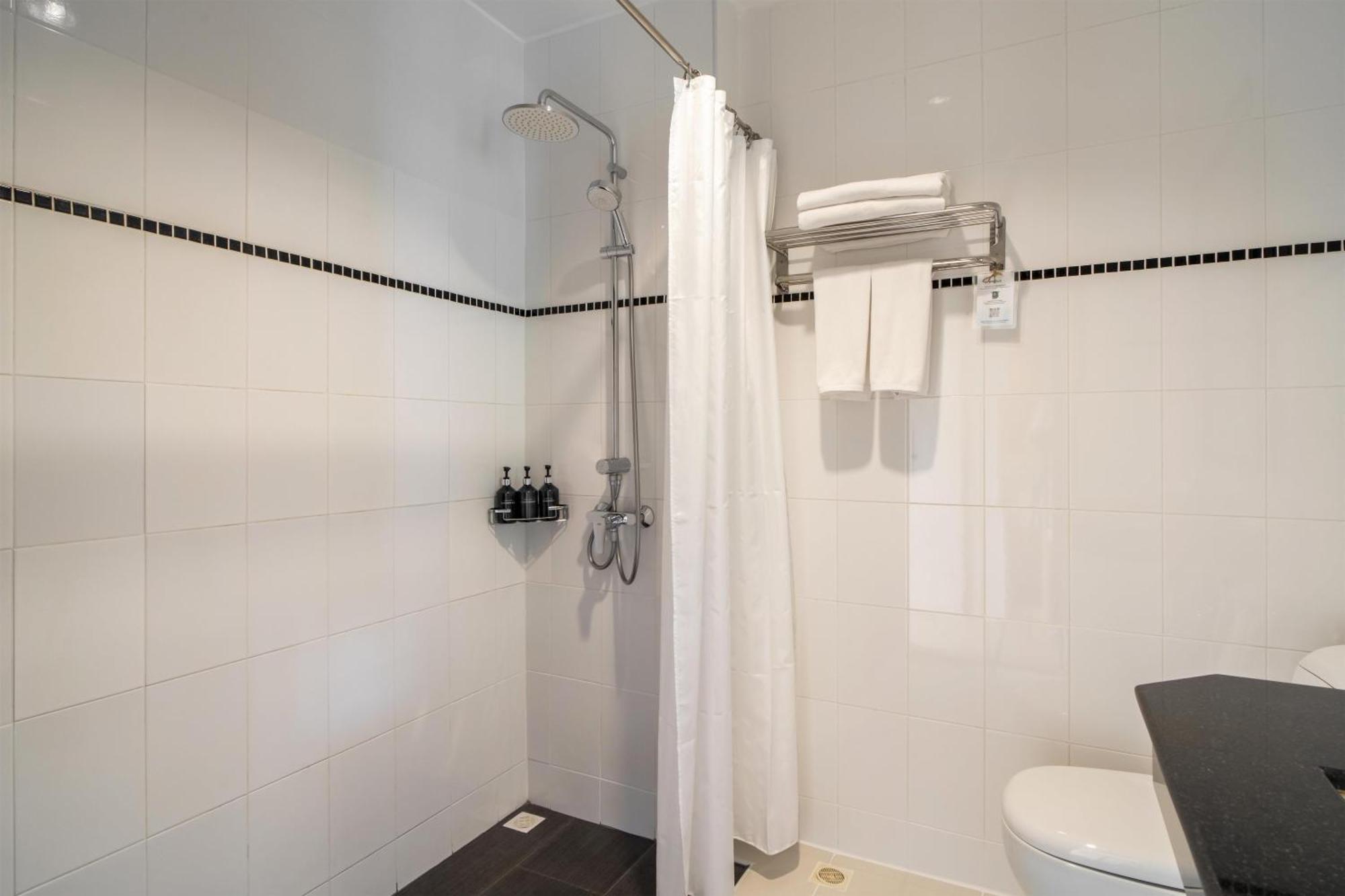 Deluxe Twin Room Ocean View Non-Smoking