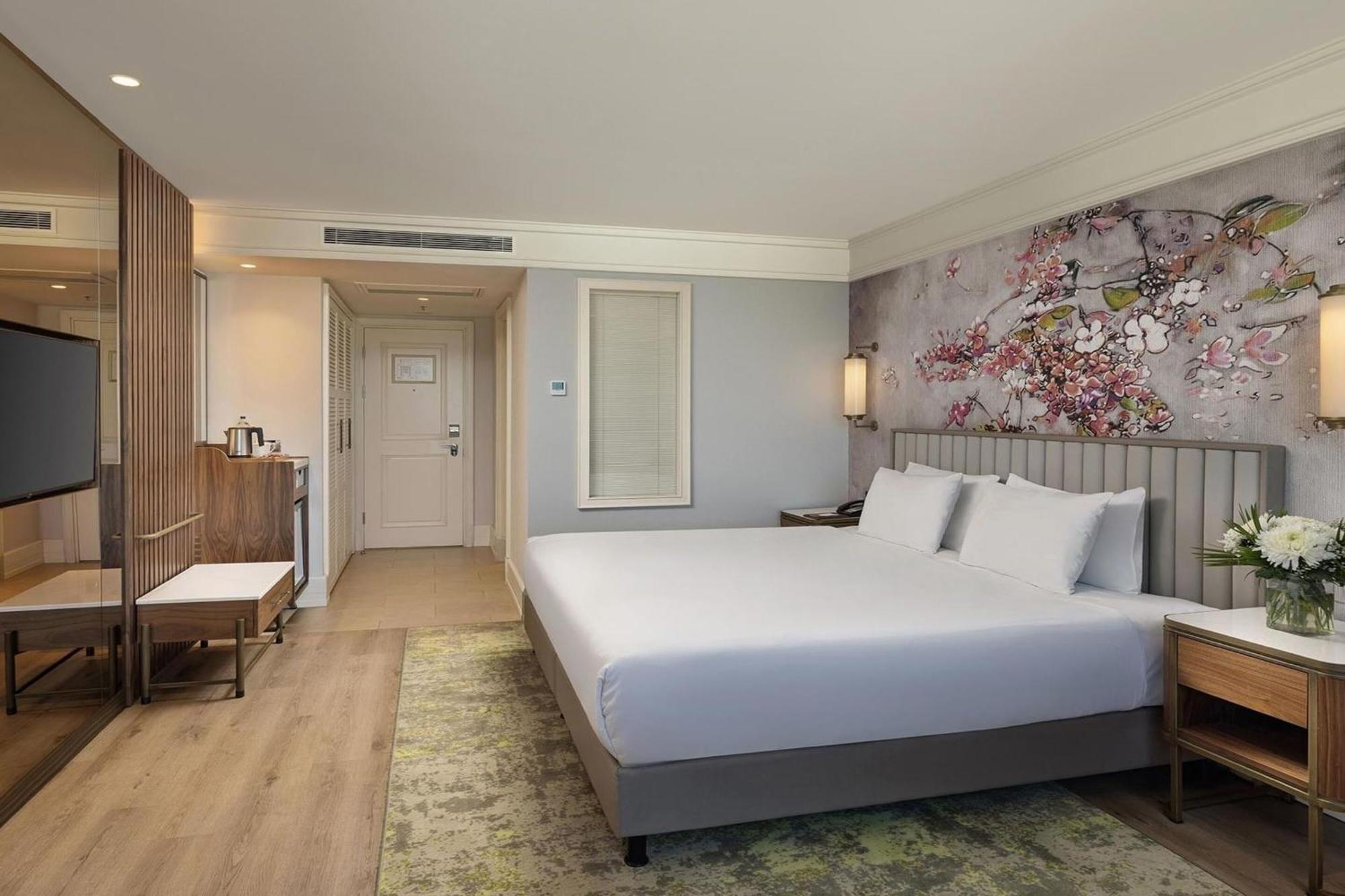 Deluxe Double or Twin Room City View