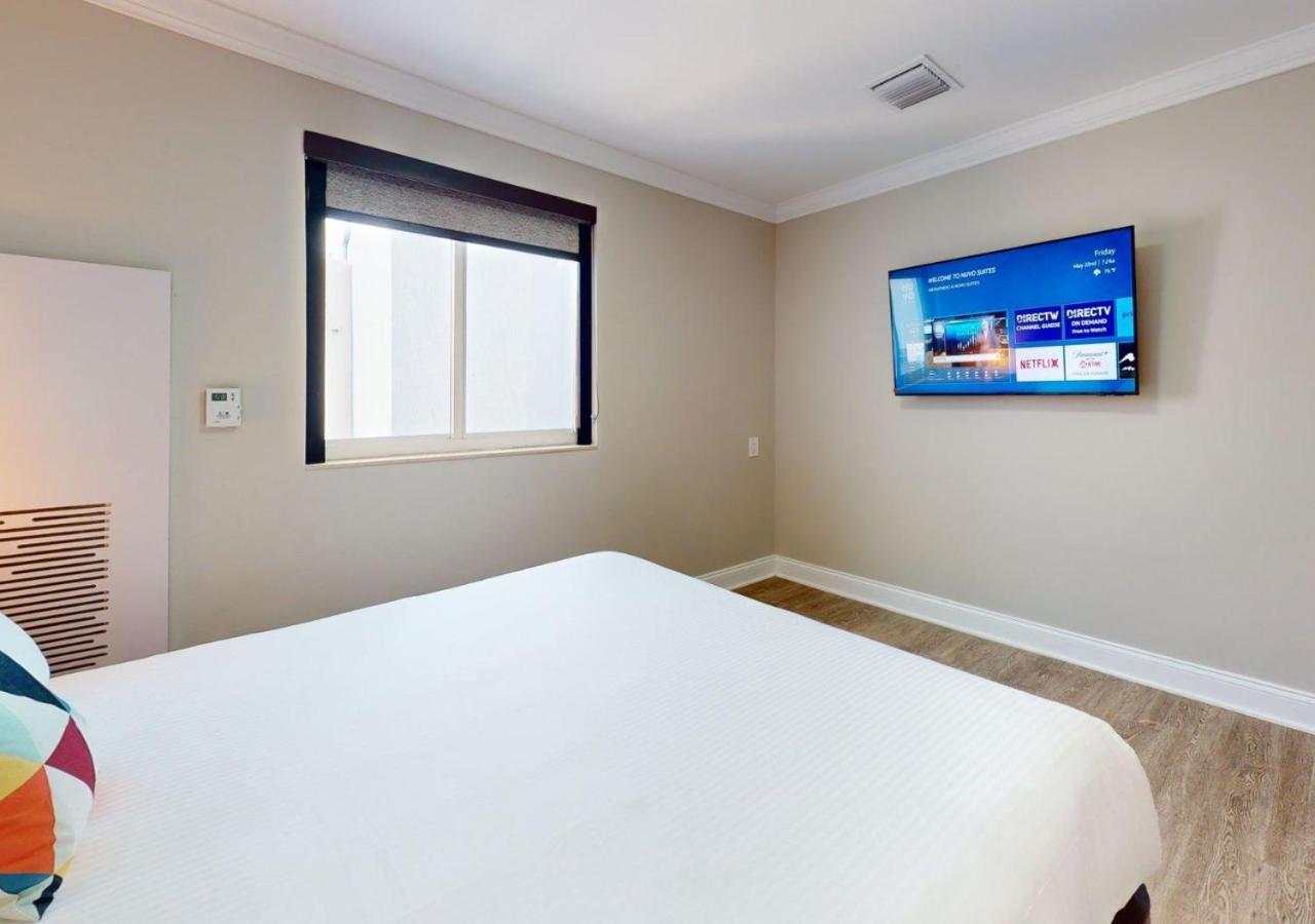 Deluxe King Suite