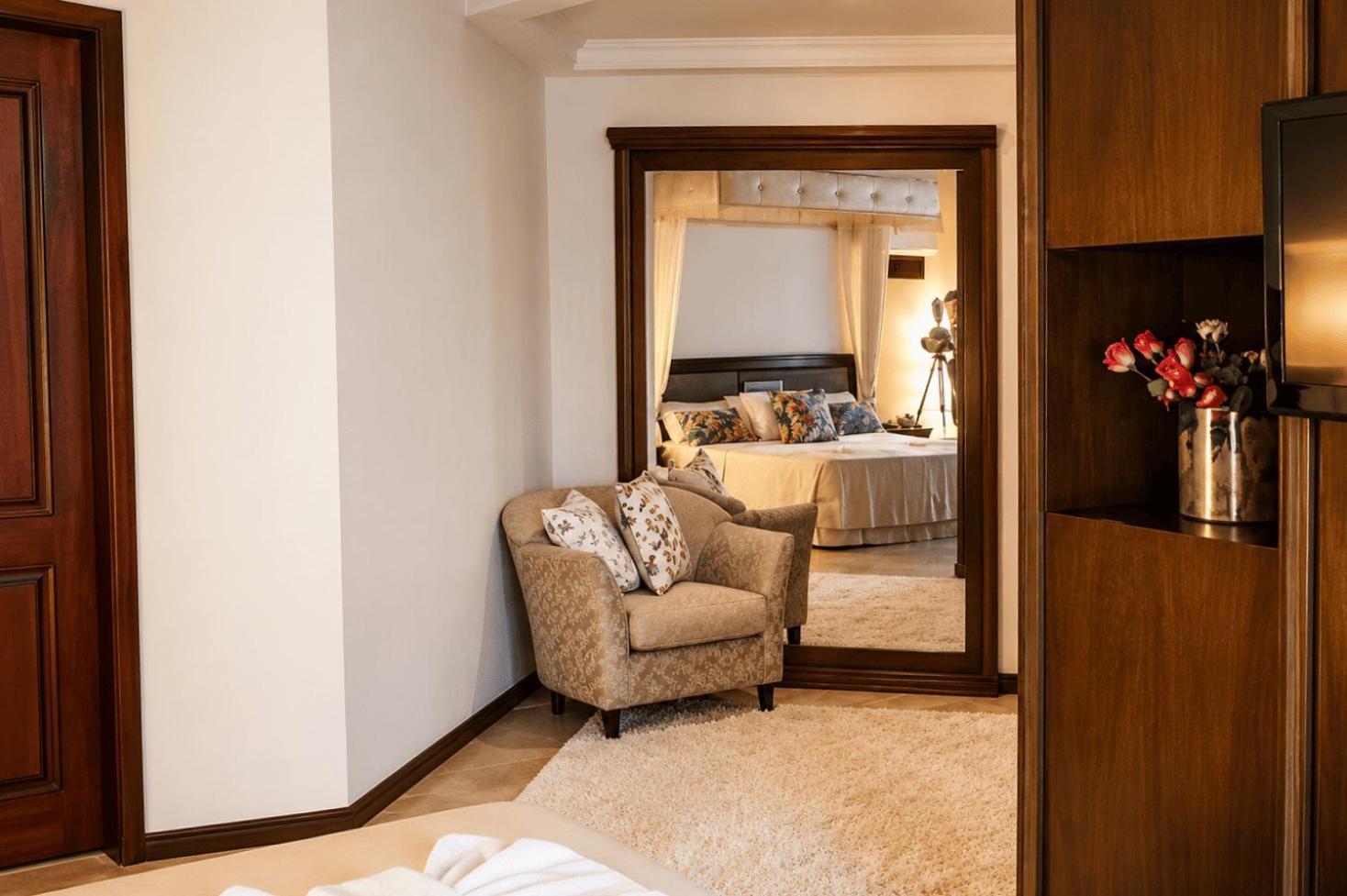 Deluxe Suite Spa Bath