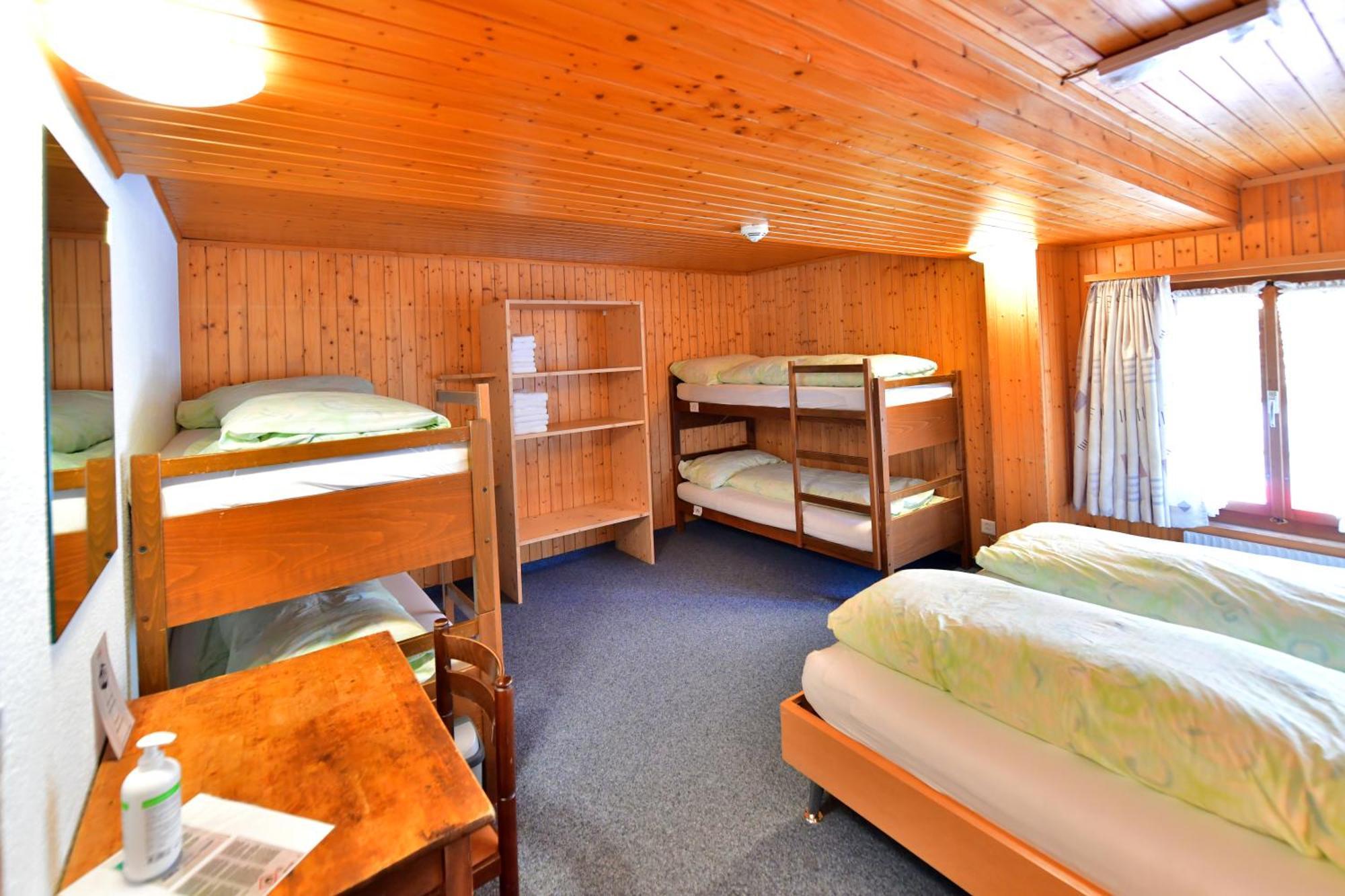 Single Bed Mixed Dormitory Room