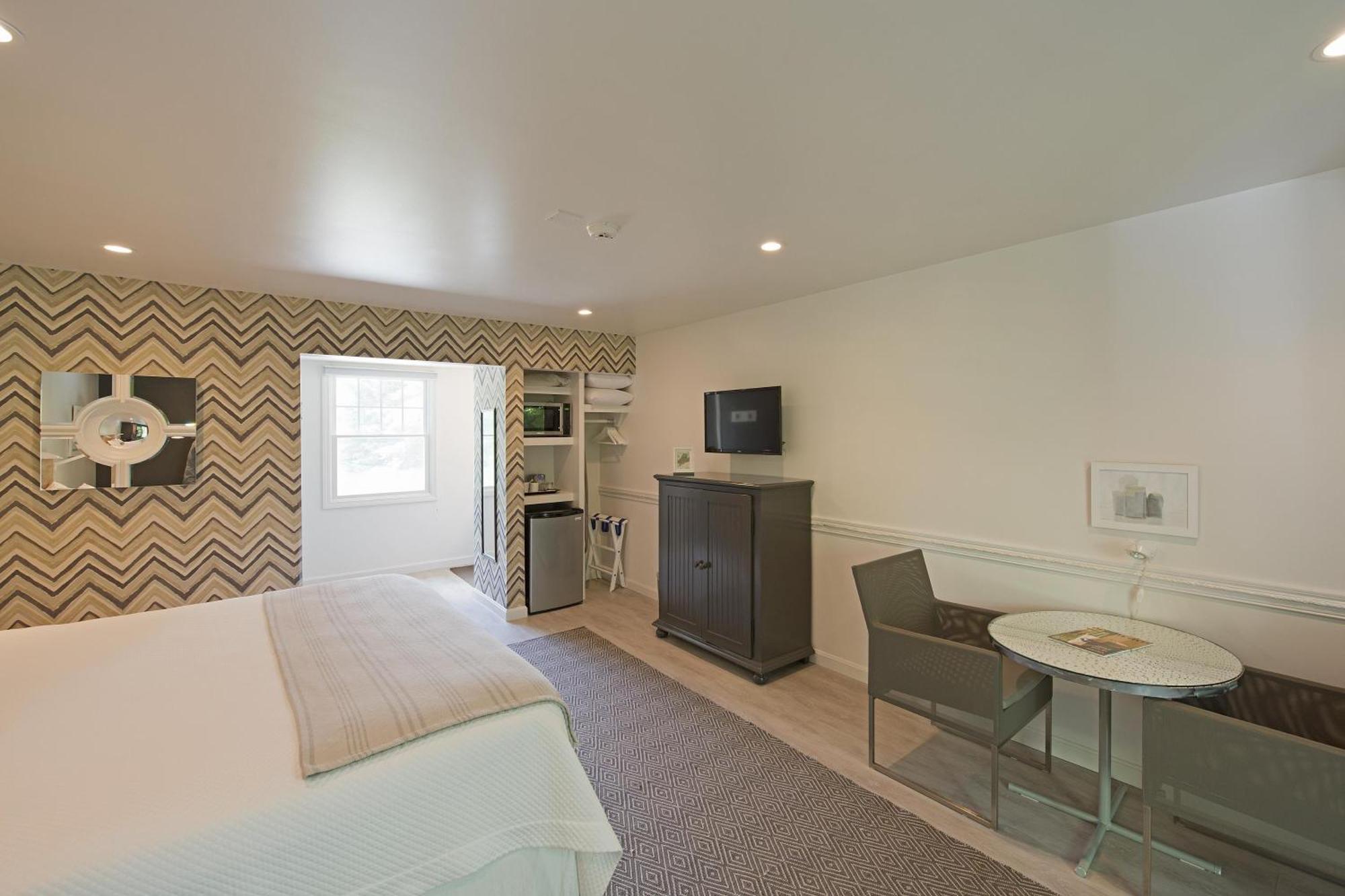 Cove King Second Floor