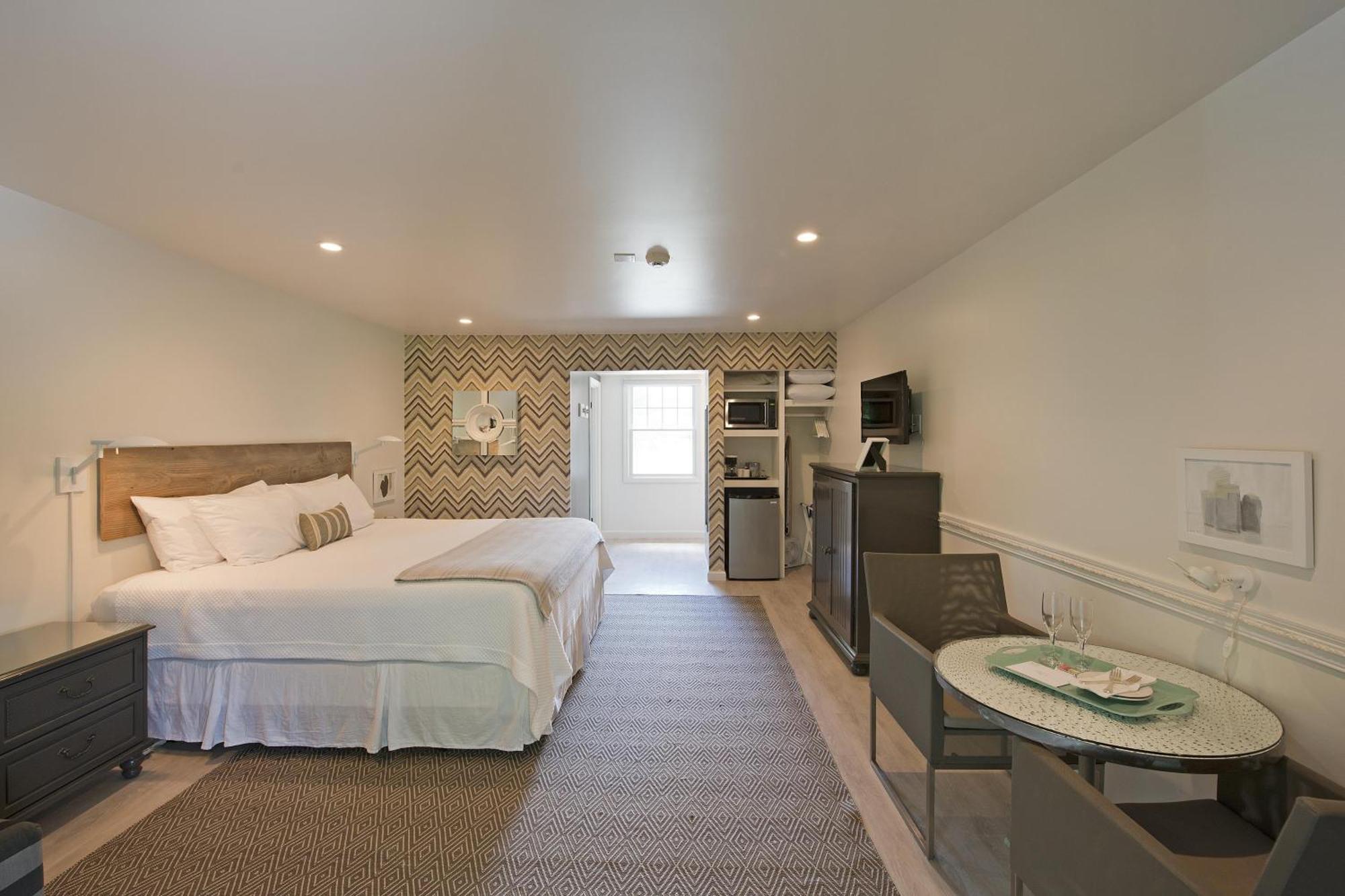 Cove King Second Floor