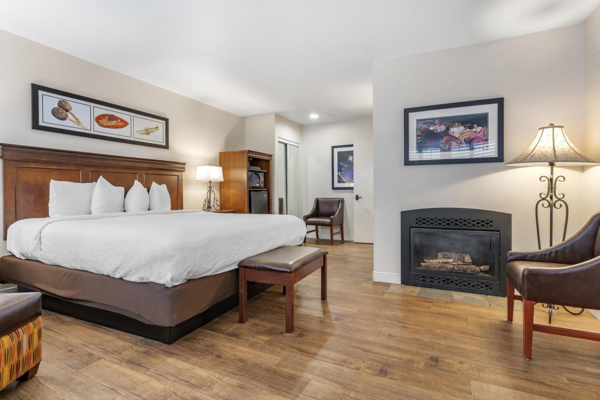 Two-Bedroom Suite One King One Queen Bed Spa Bath Fireplace Non-Smoking