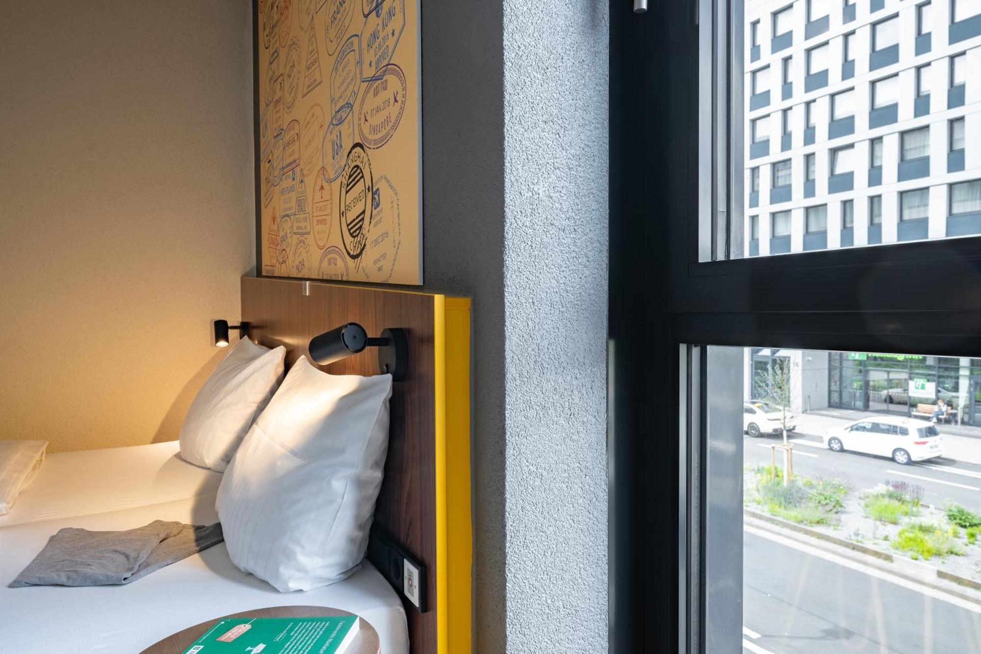 Bed in 6-Bed Mixed Dormitory Room