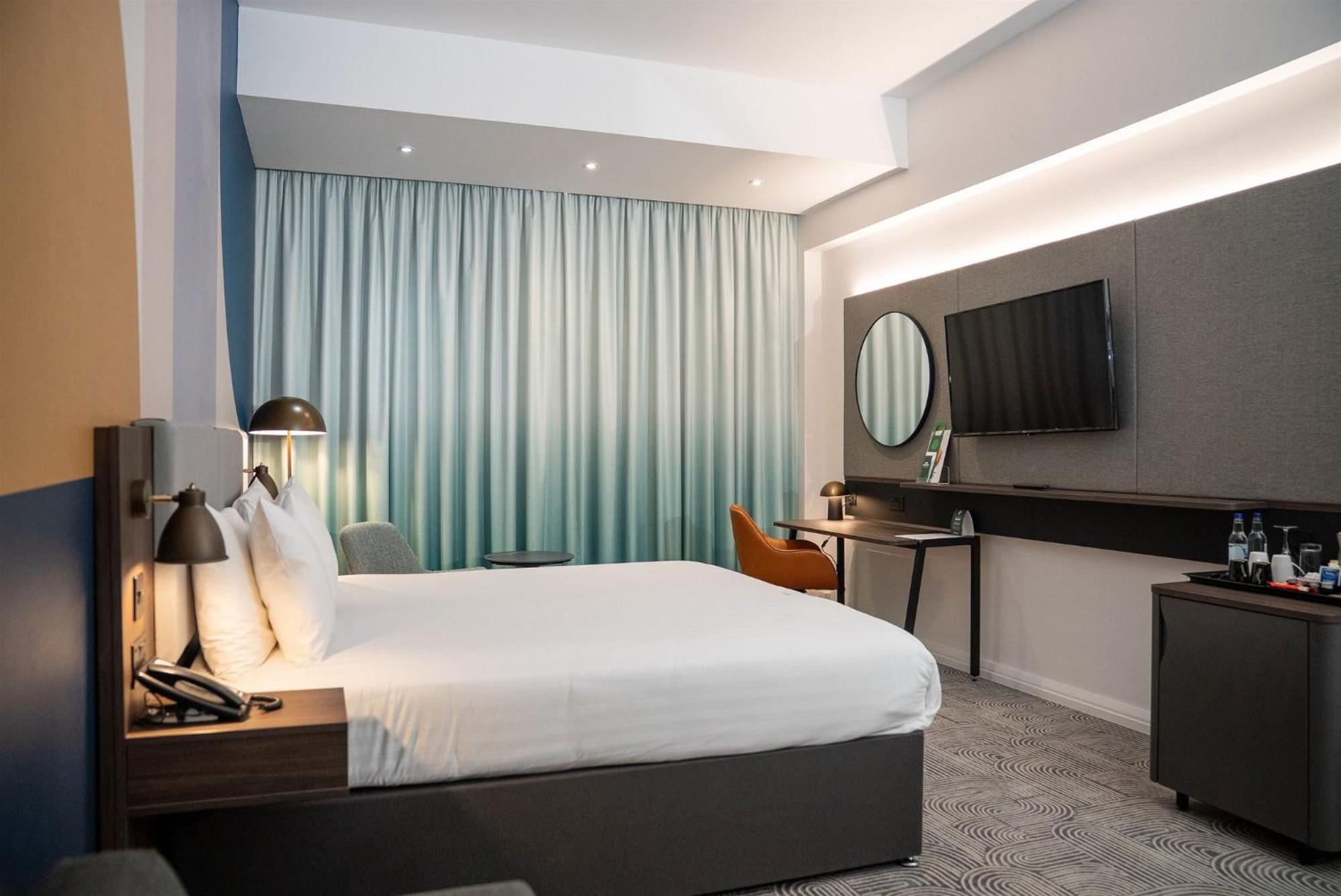 Habitación Premium con cama extragrande y sofá cama