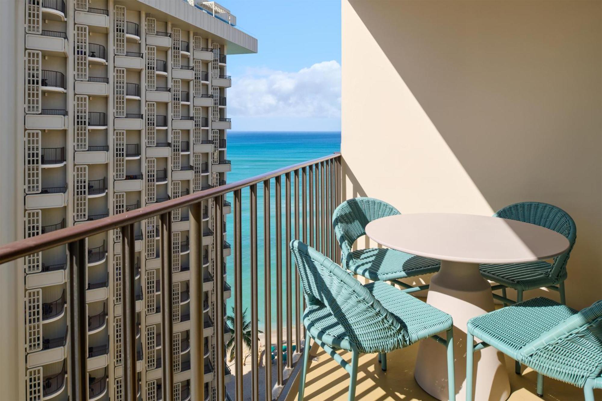 Partial Ocean View 1 Queen Bed