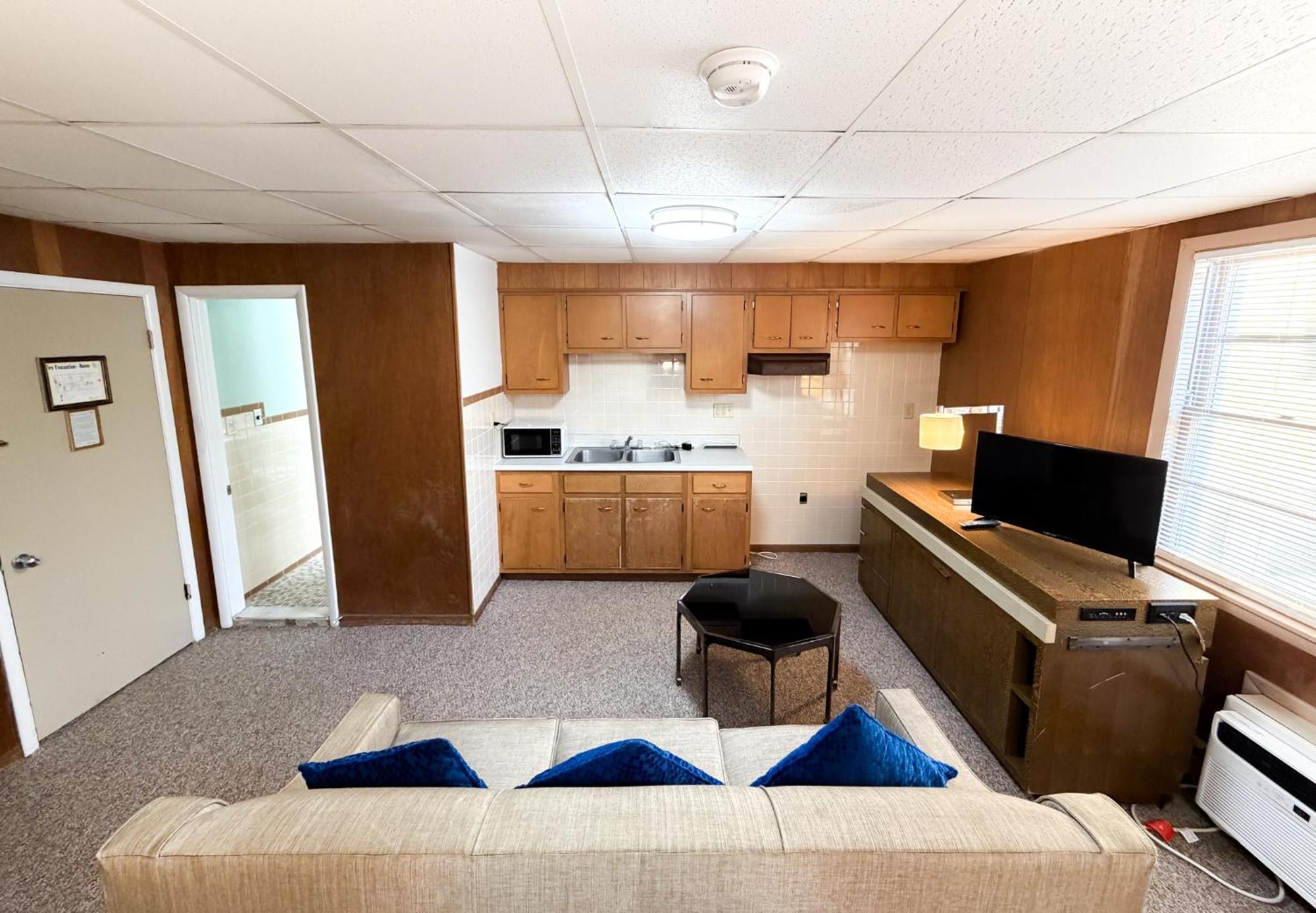 Deluxe Family Room