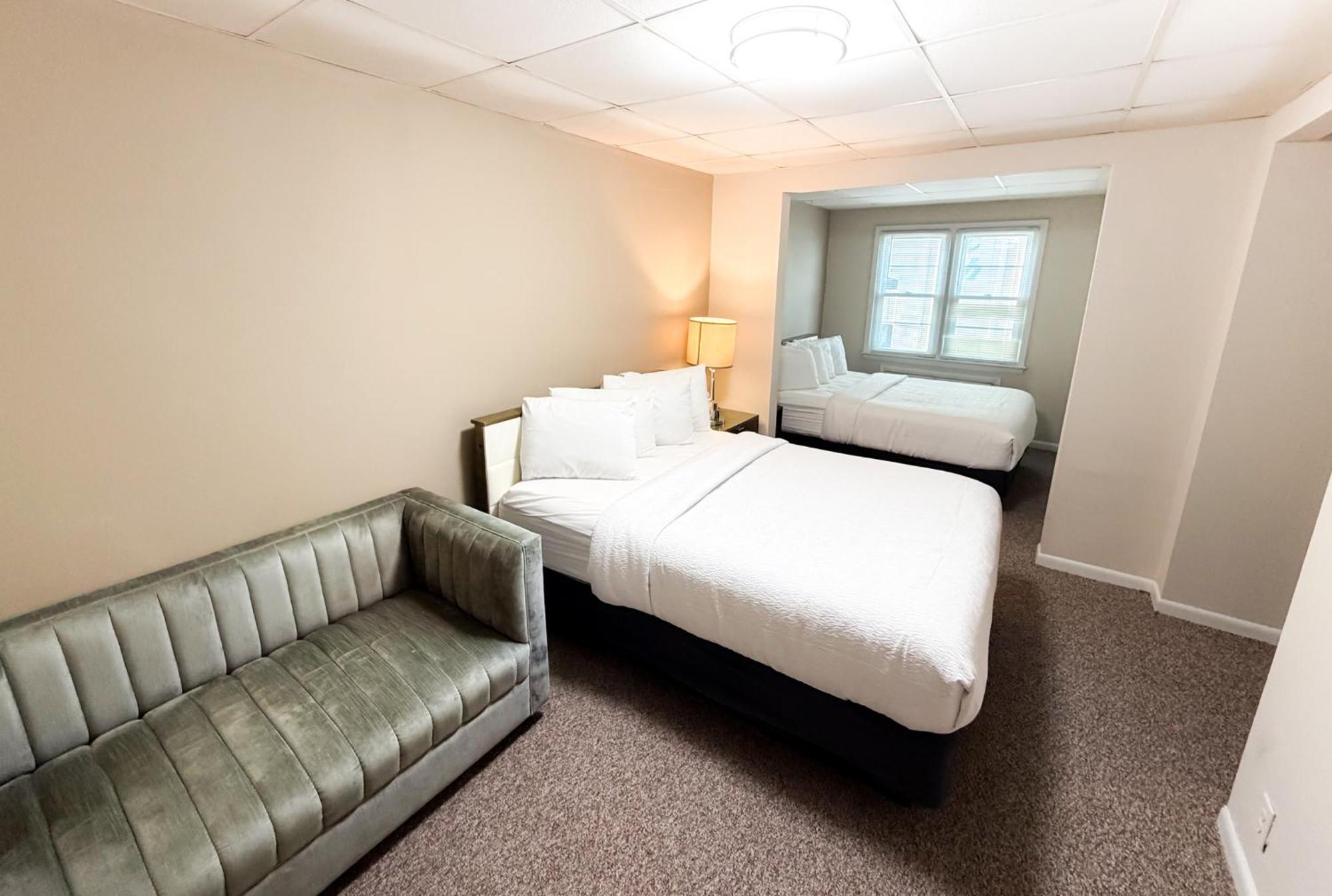 Deluxe Queen Room