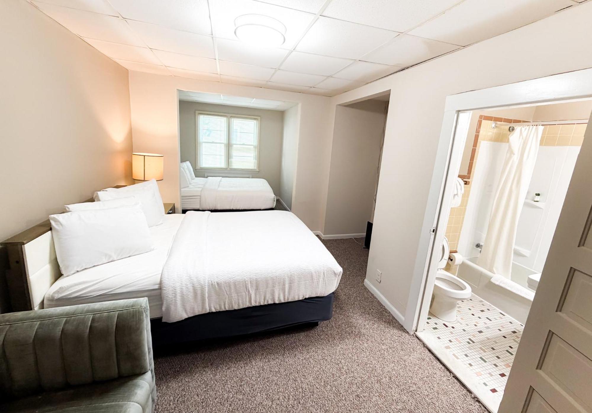 Deluxe Queen Room
