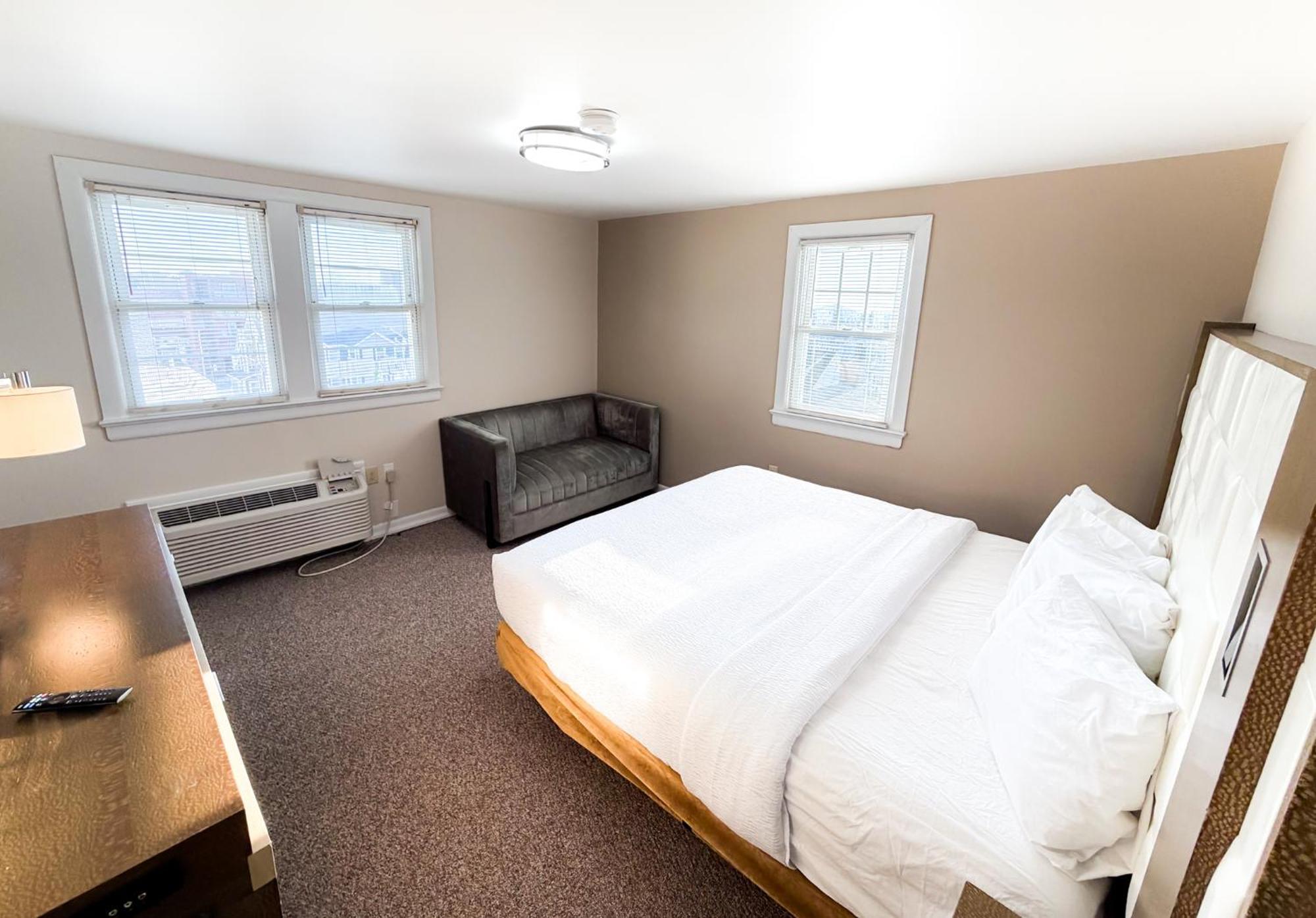 Deluxe King Room