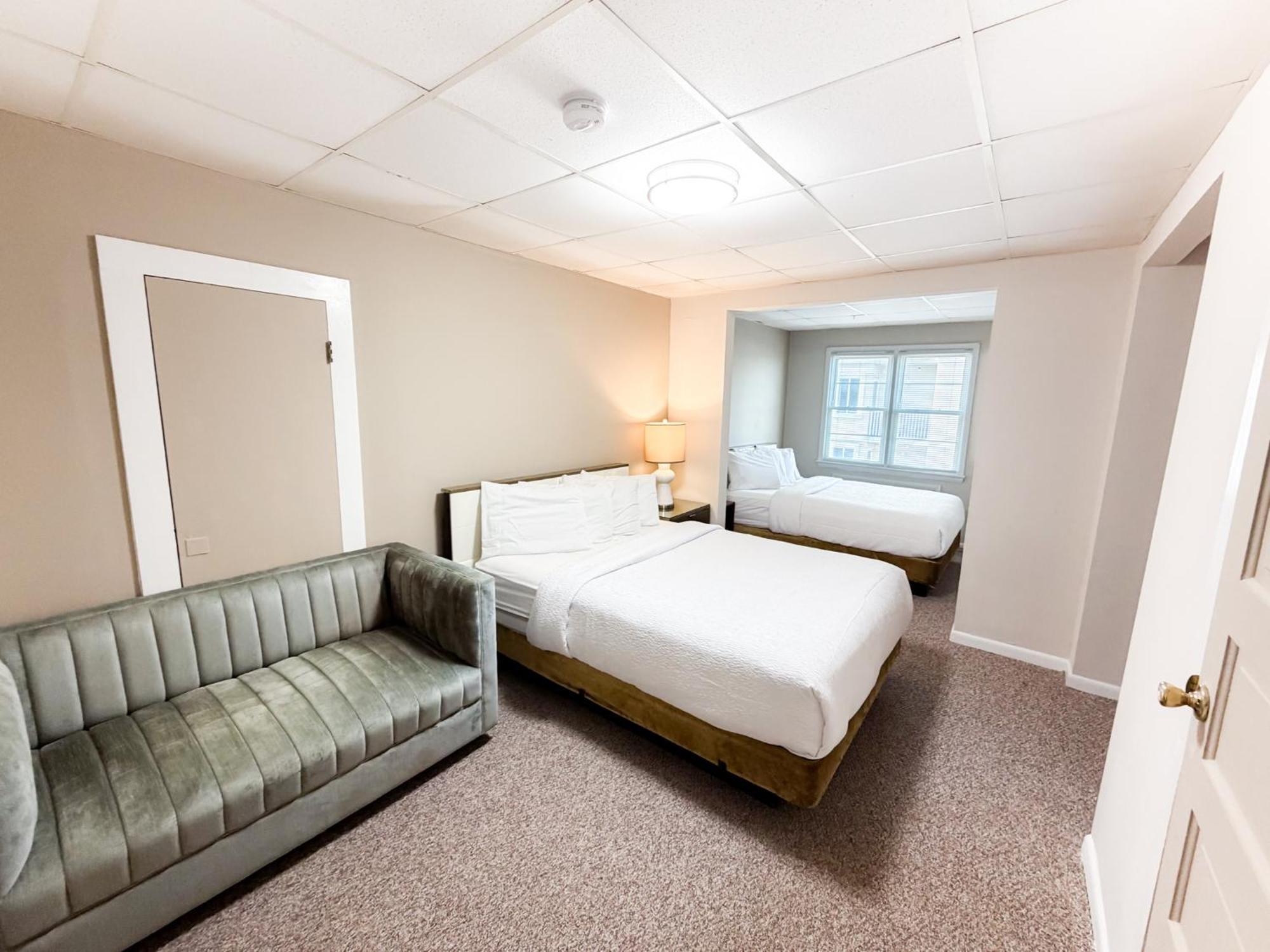 Deluxe Queen Room