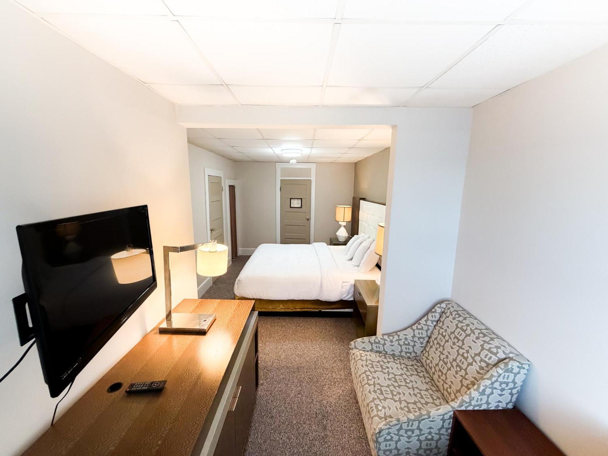 Deluxe King Room