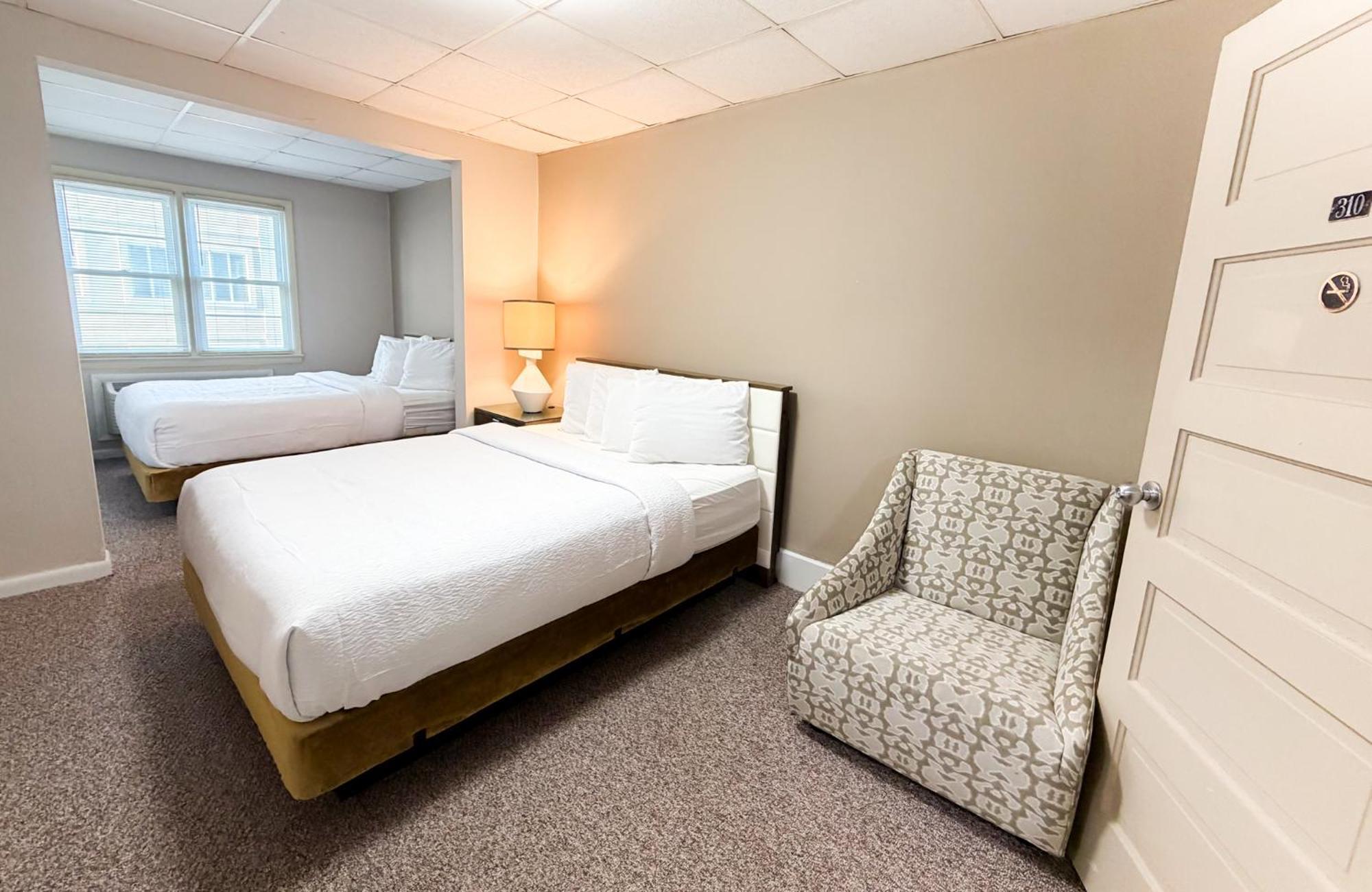 Deluxe Queen Room