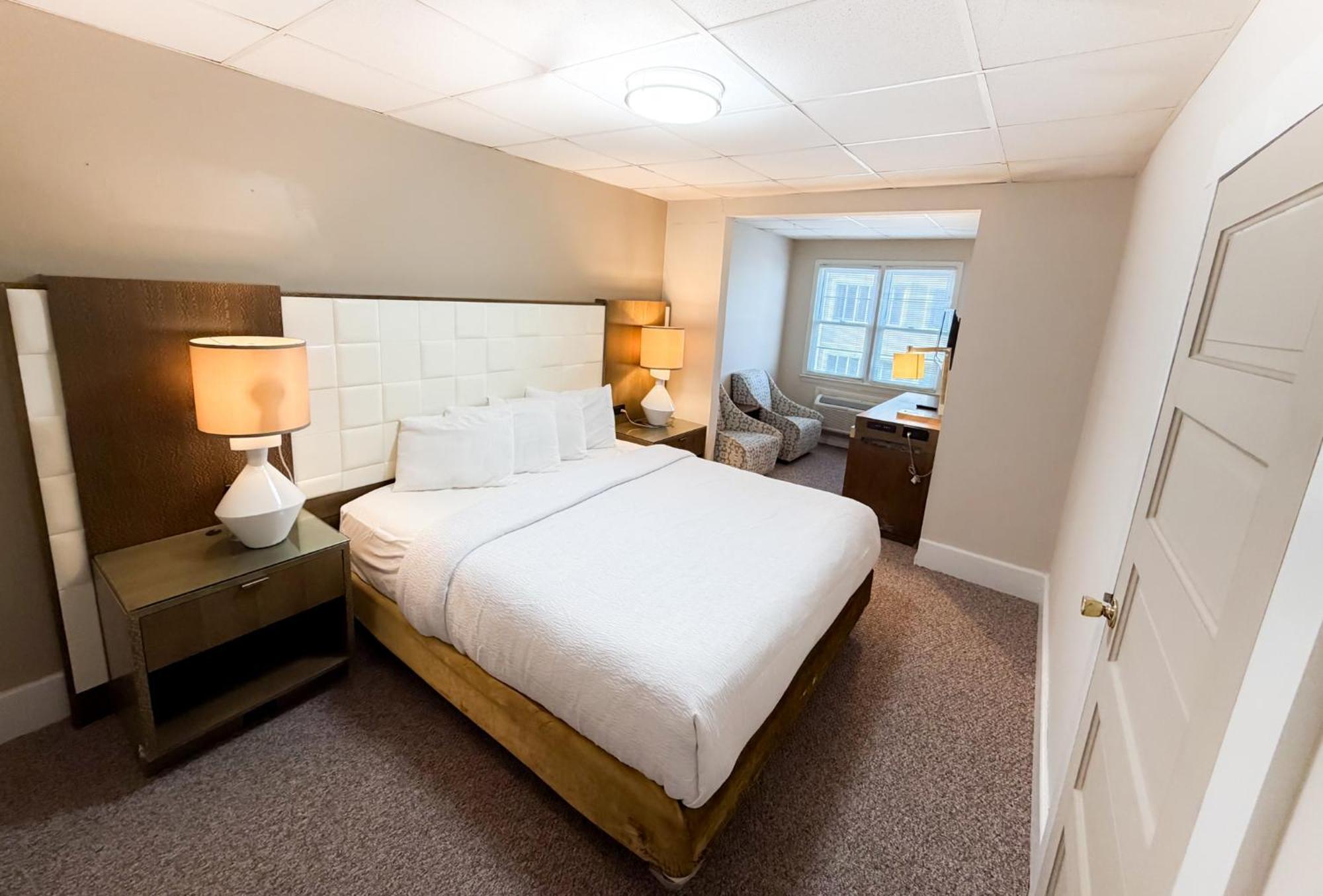 Deluxe King Room