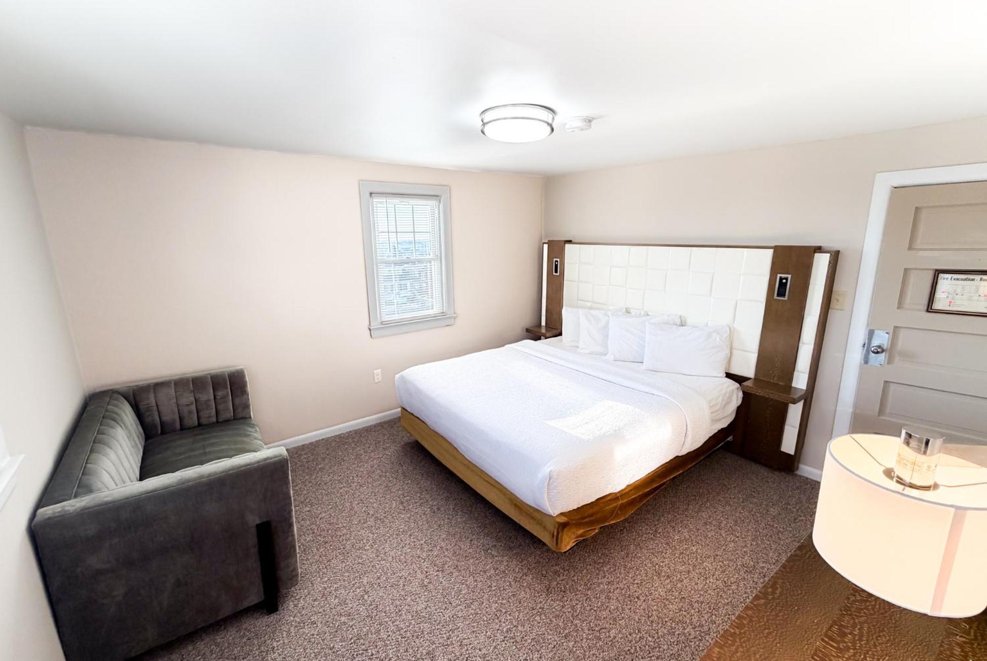 Deluxe King Room