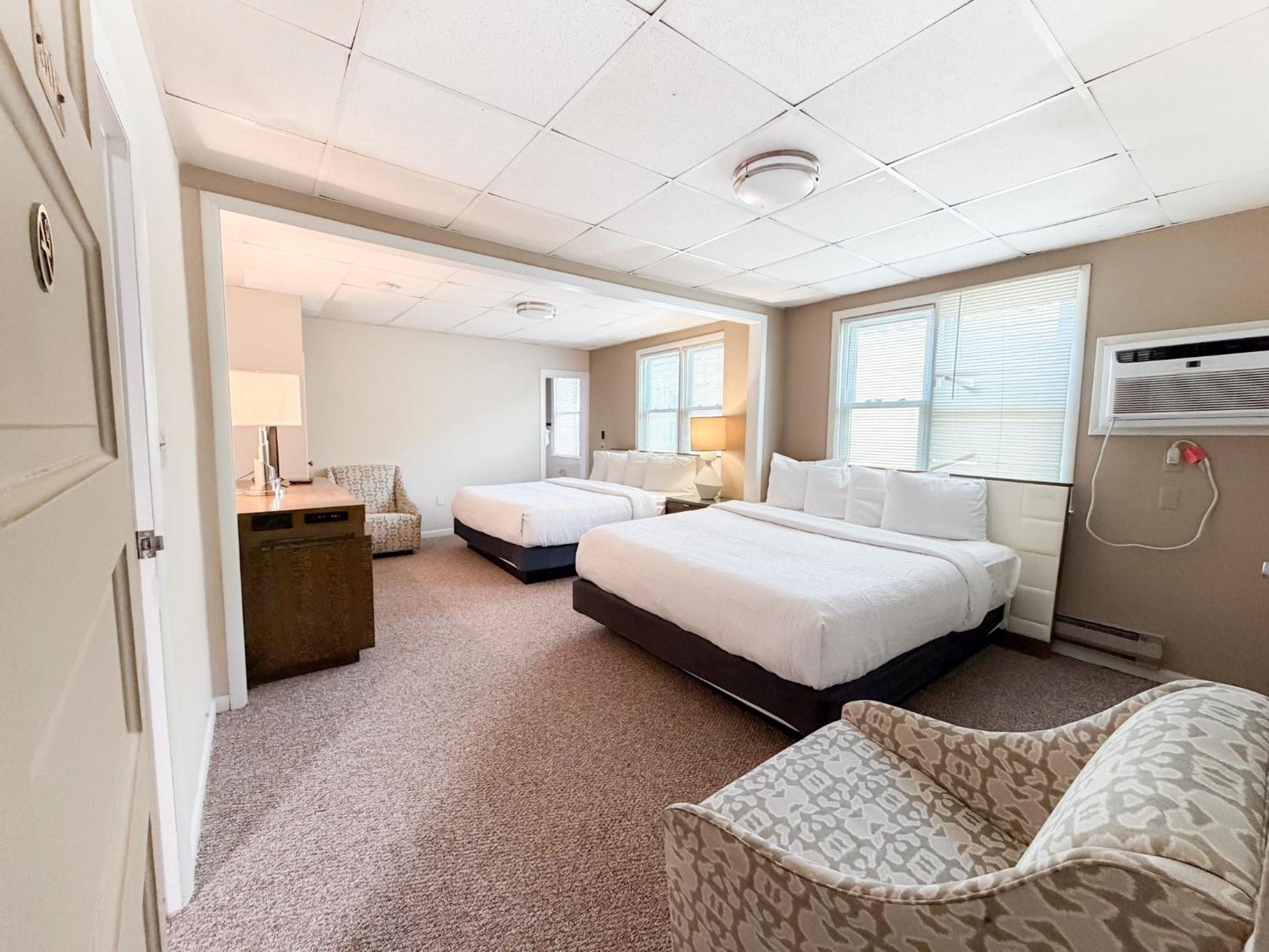 Deluxe Queen Room