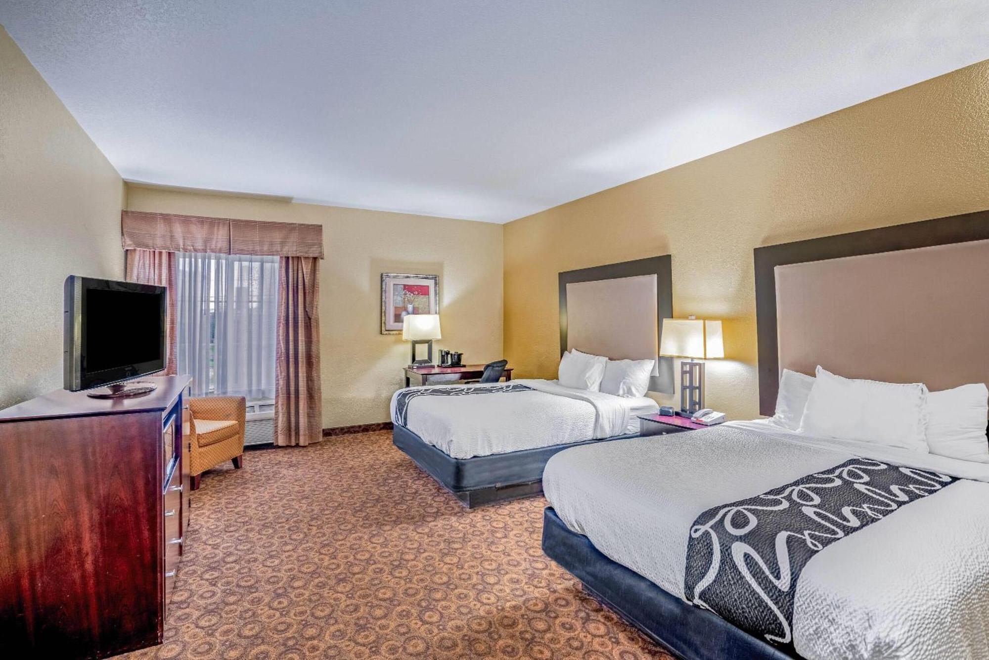 Queen Room Two Queen Beds Mobility Access or Non-Smoking