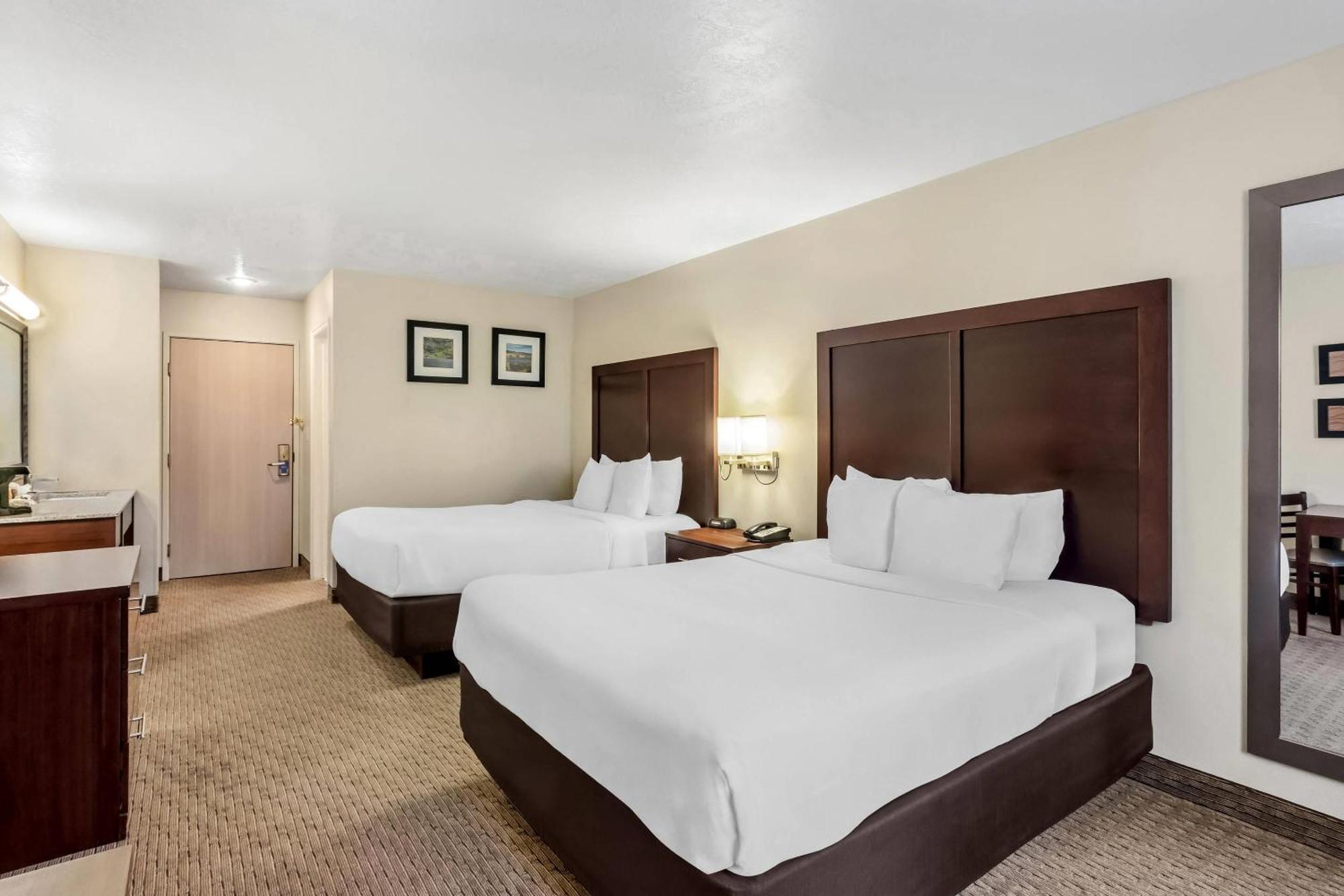 Queen Room Two Queen Beds Non-Smoking