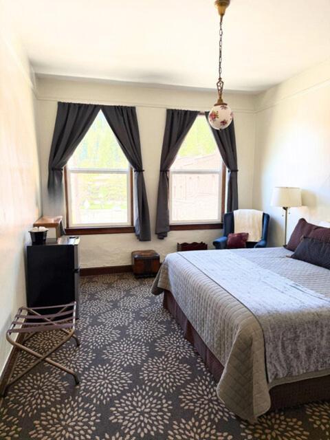 King Room with Mountain View