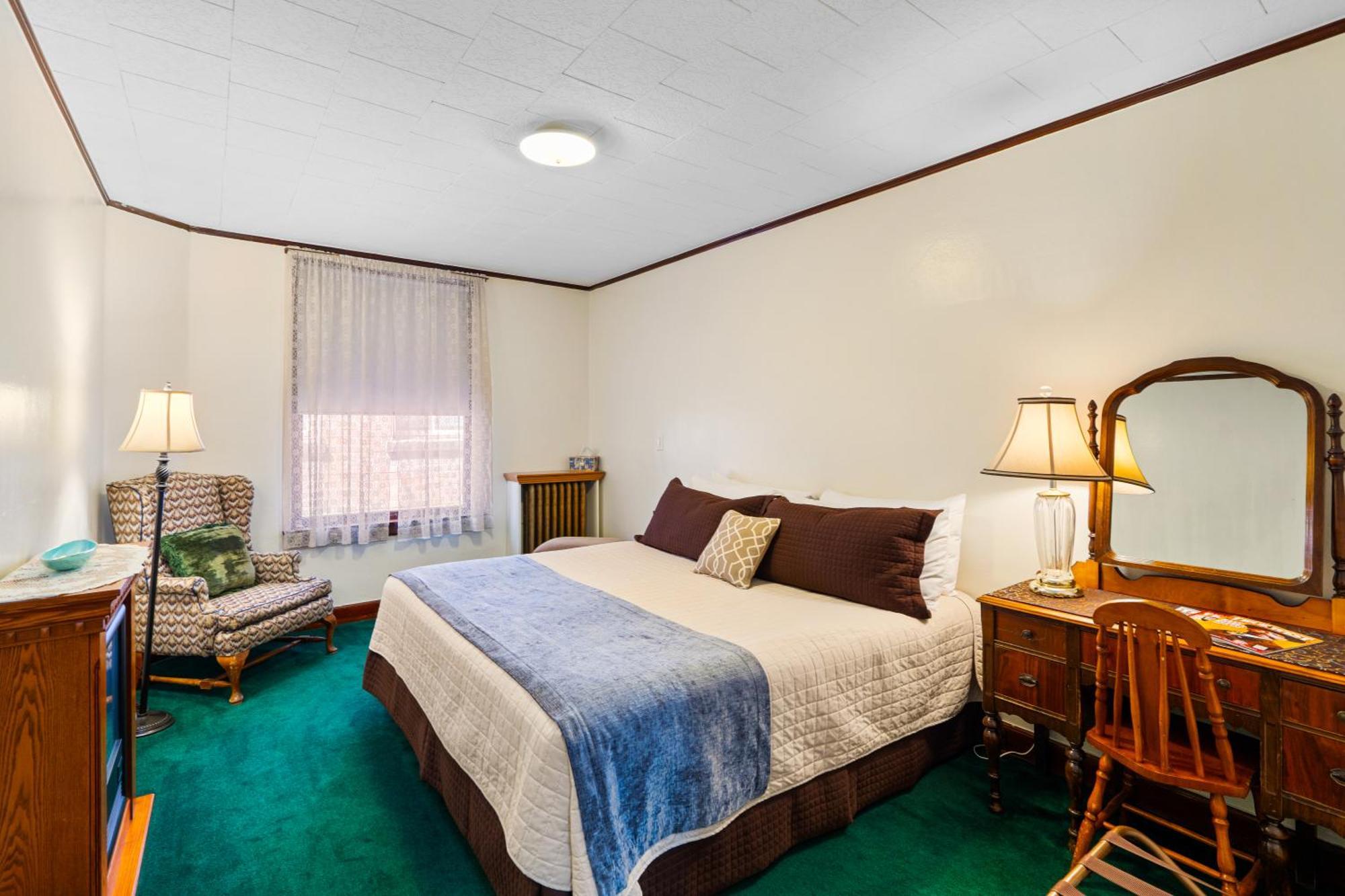 Queen Room