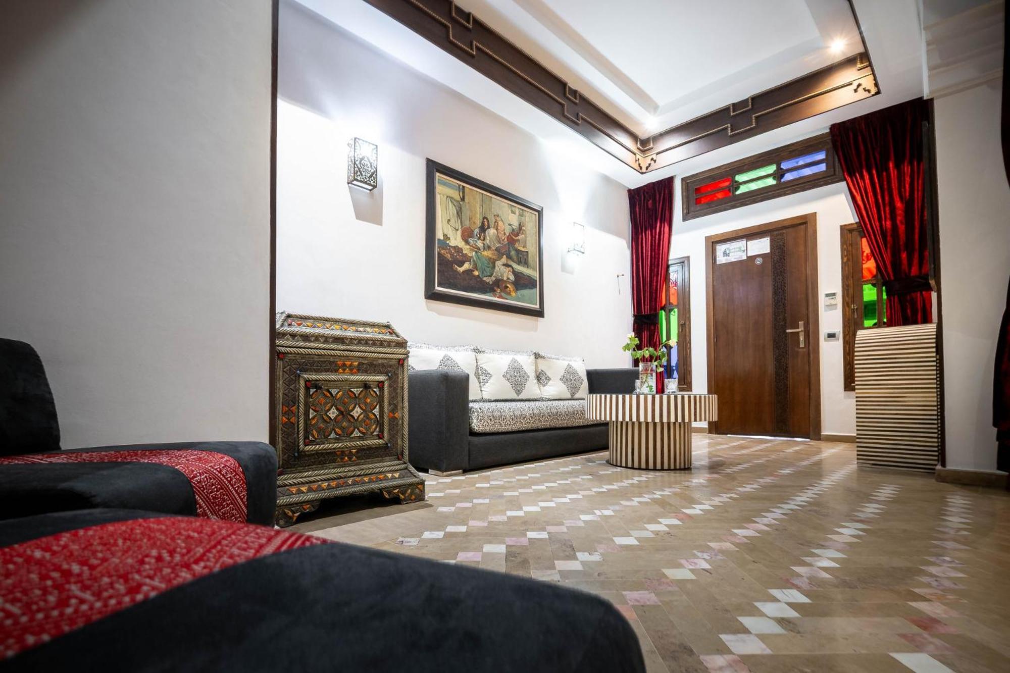 Executive Suite Art Place