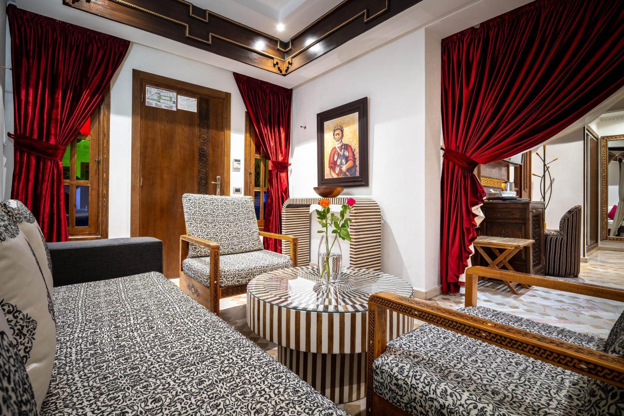 Executive Suite Art Place