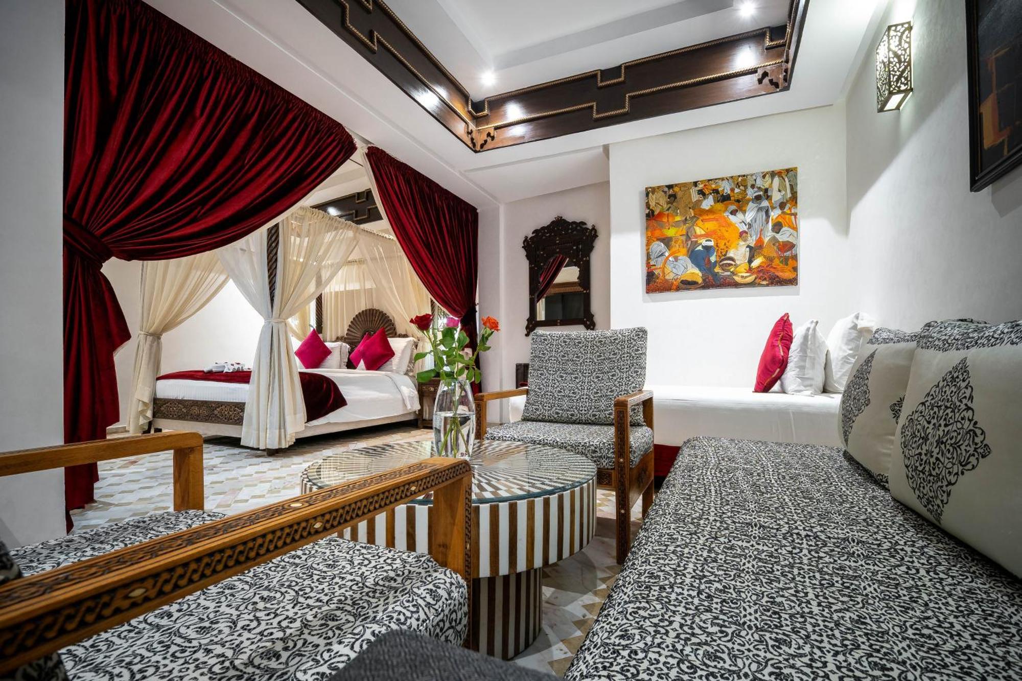 Executive Suite Art Place