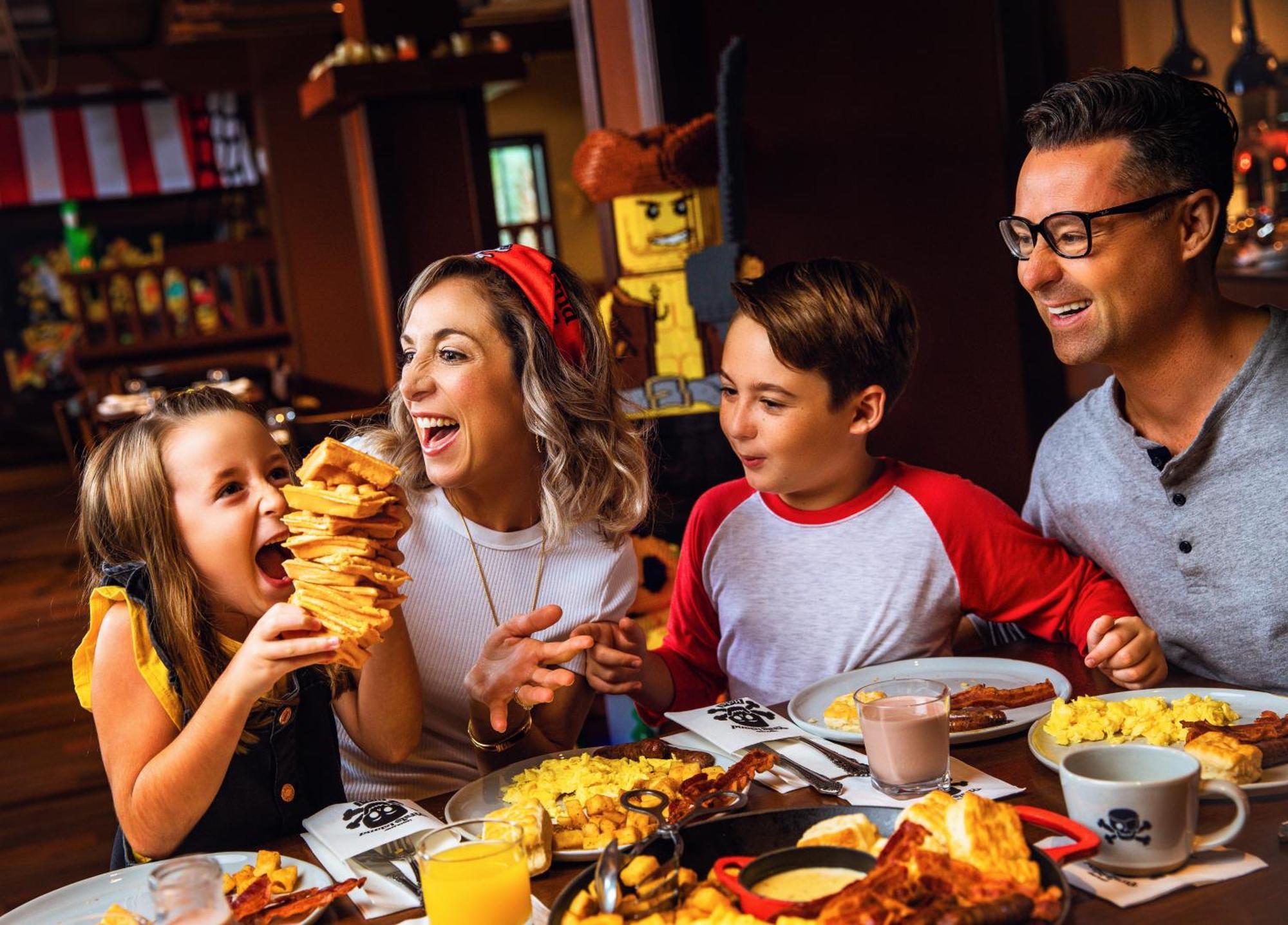 Pirate Theme Family Room LEGOLAND® Pirate Island Hotel