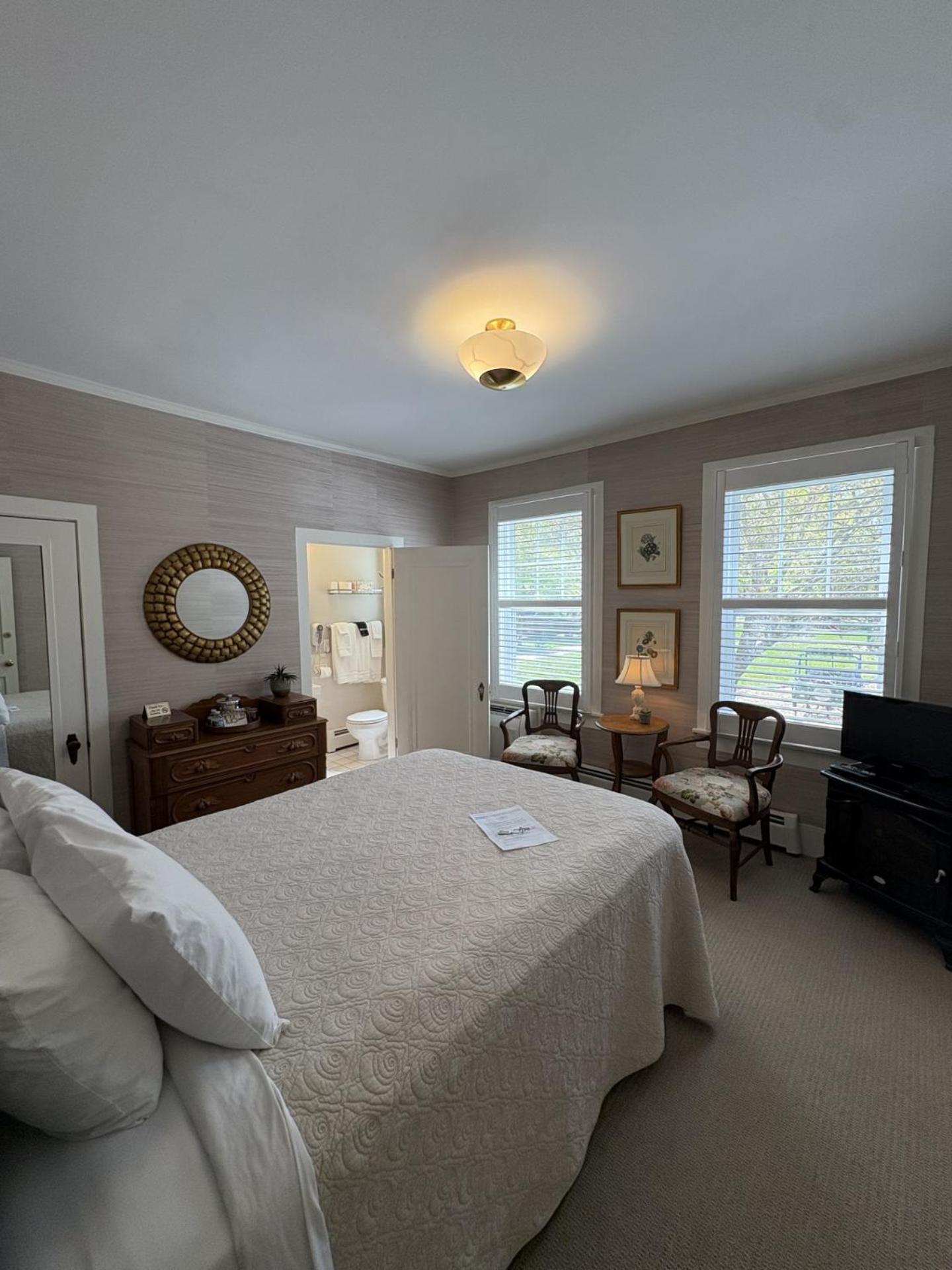 Standard Queen Room