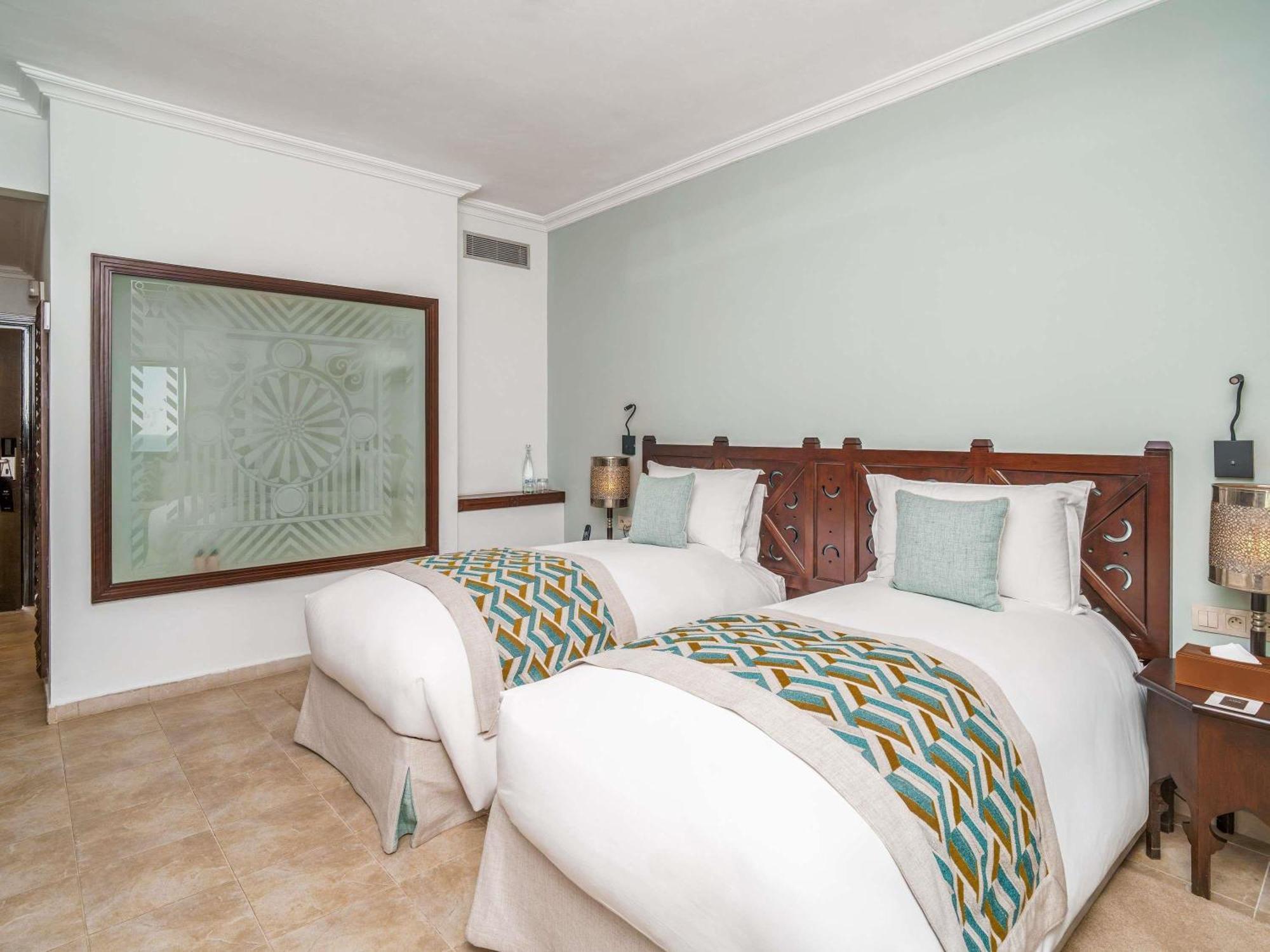 Deluxe Twin Rooom Pool View