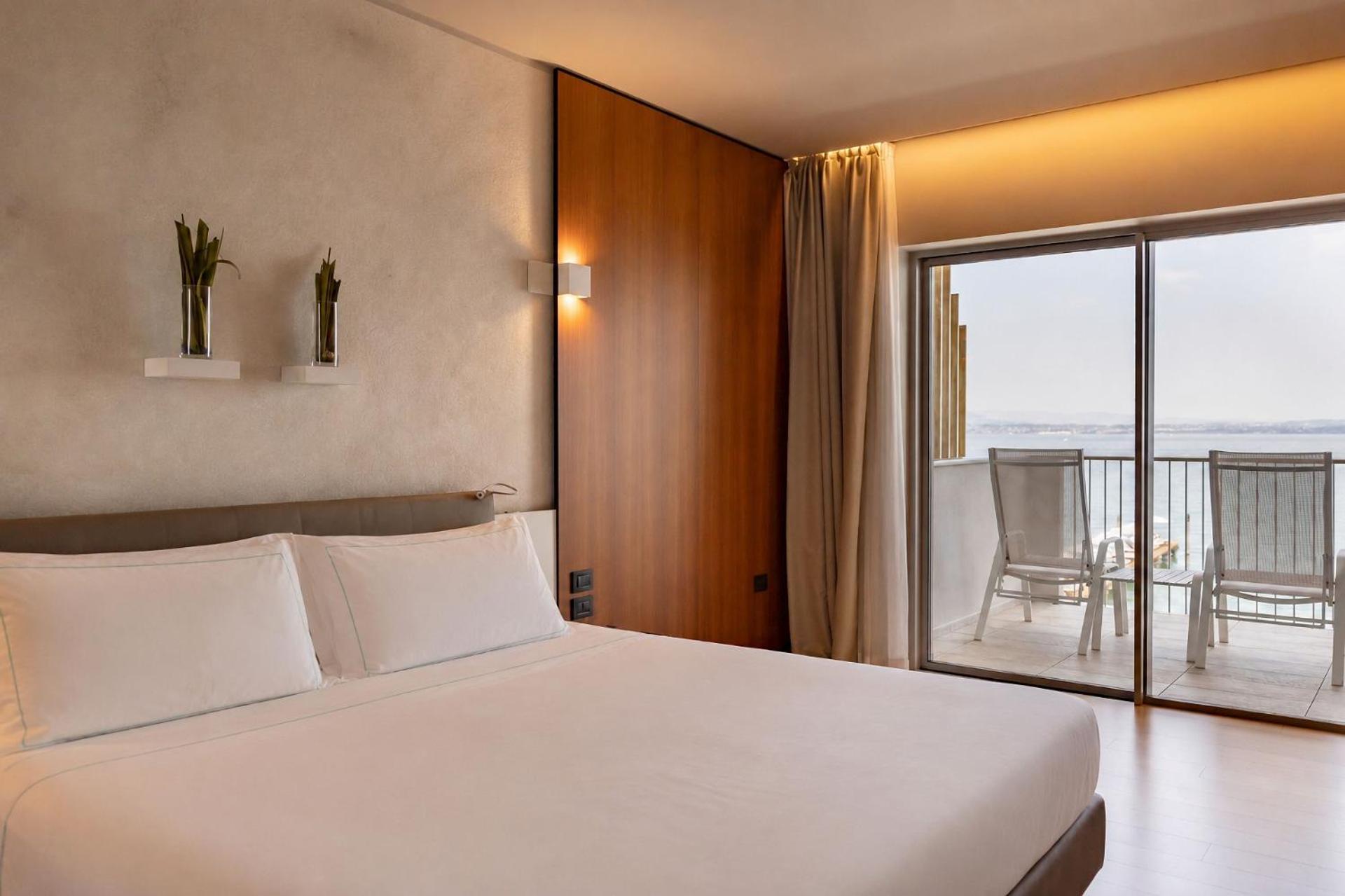 Junior Suite Lake View Spa Access
