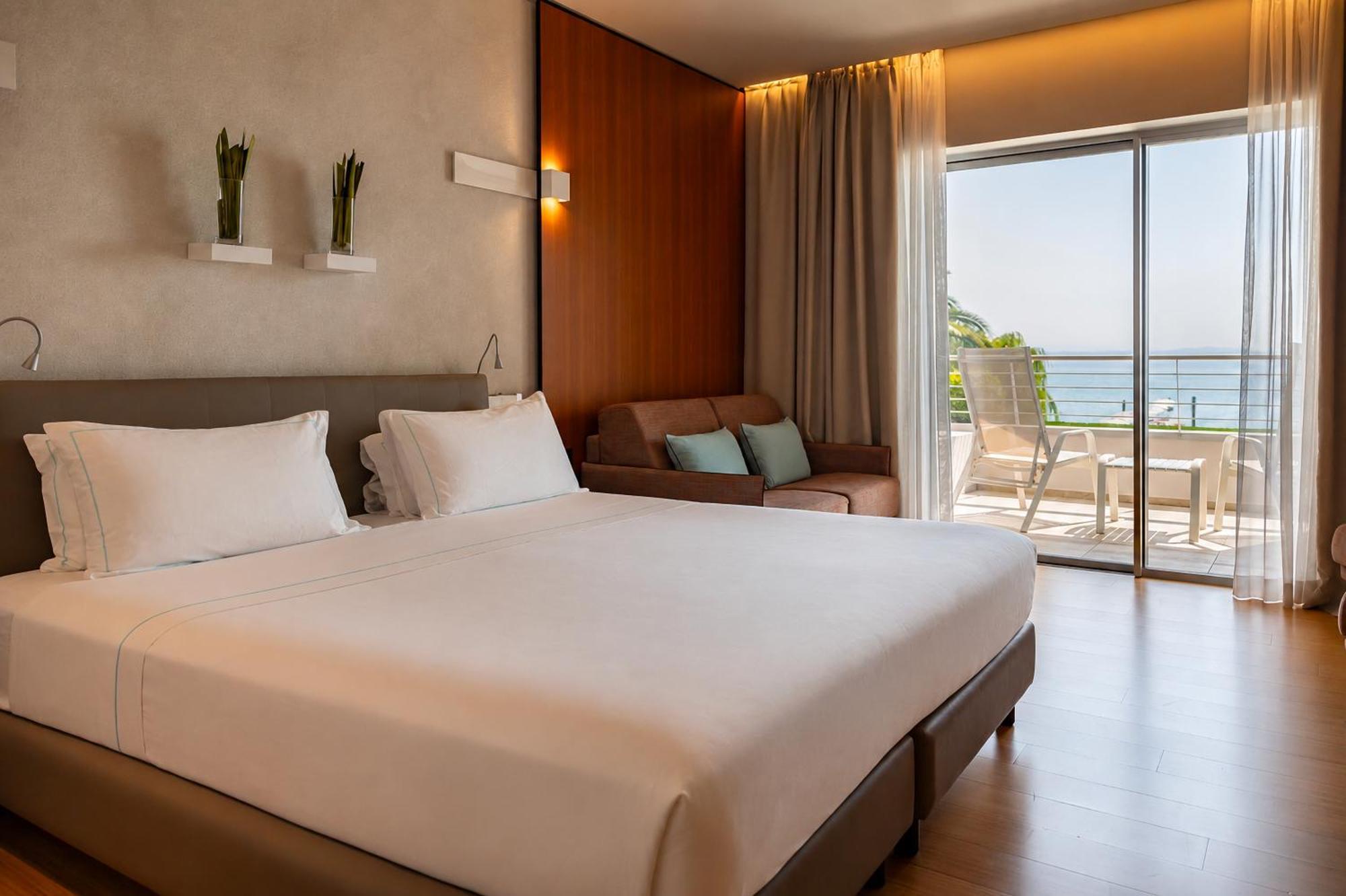 Junior Suite Lake View Spa Access
