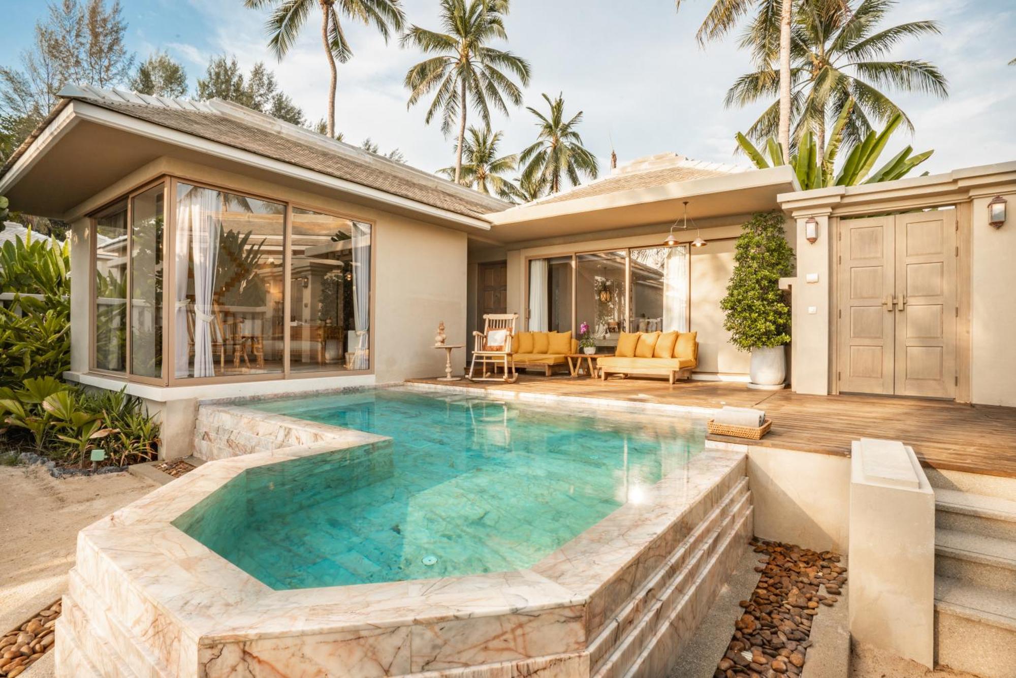 Two-bedroom Beachfront Family Pool Villa