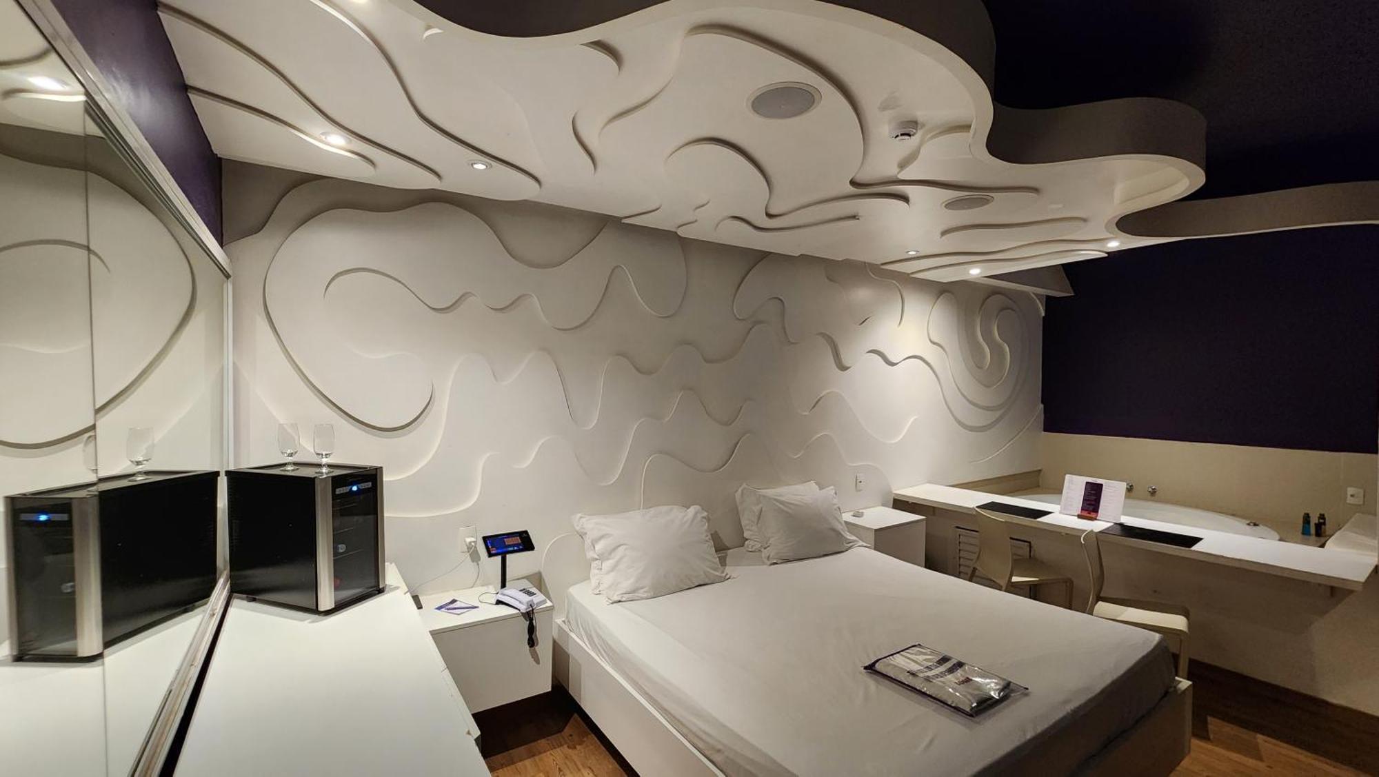 King Suite Spa Bath