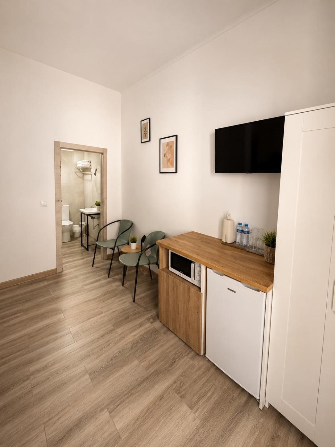 Double Room Private Bathroom