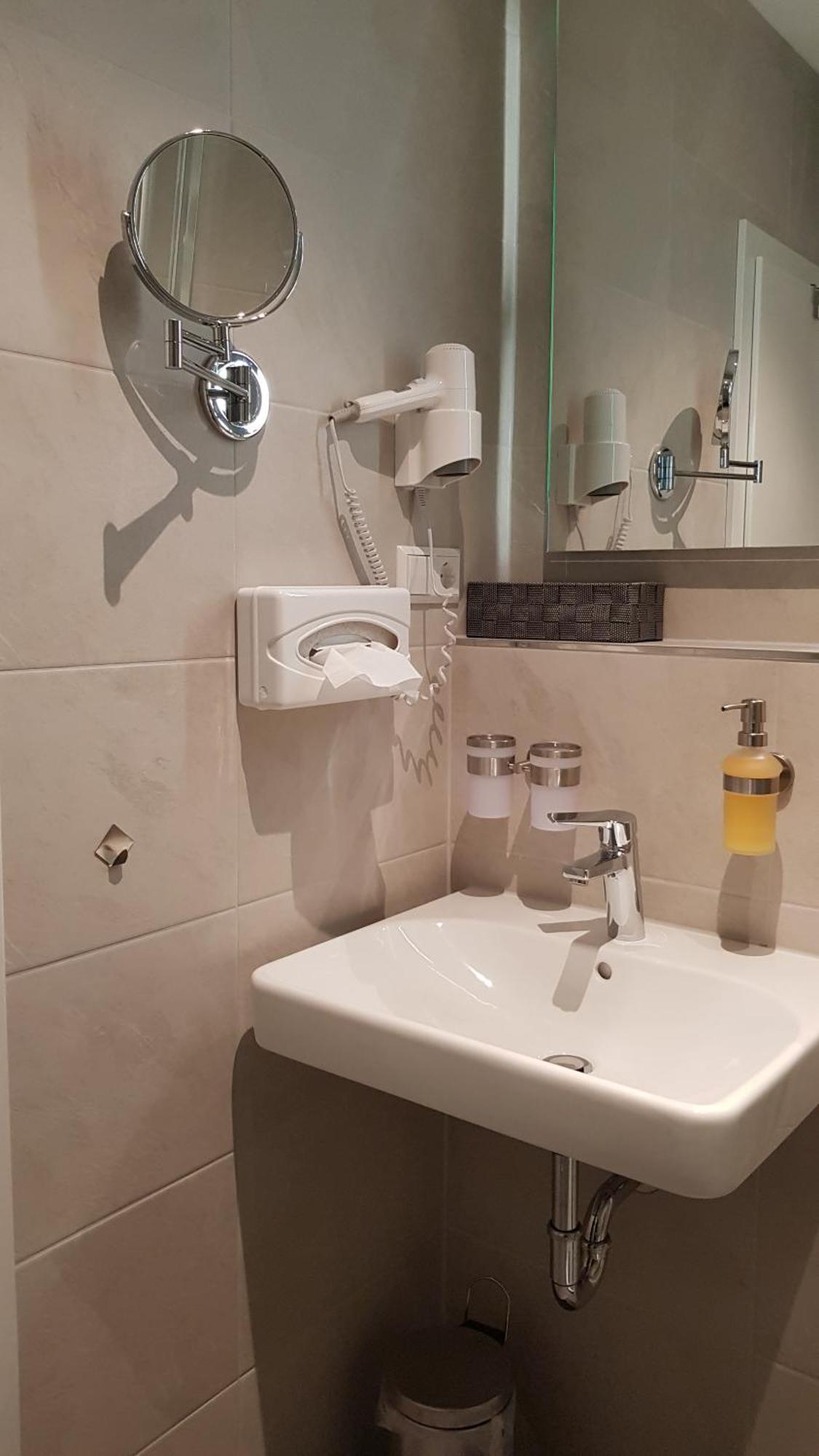 Deluxe Single Room