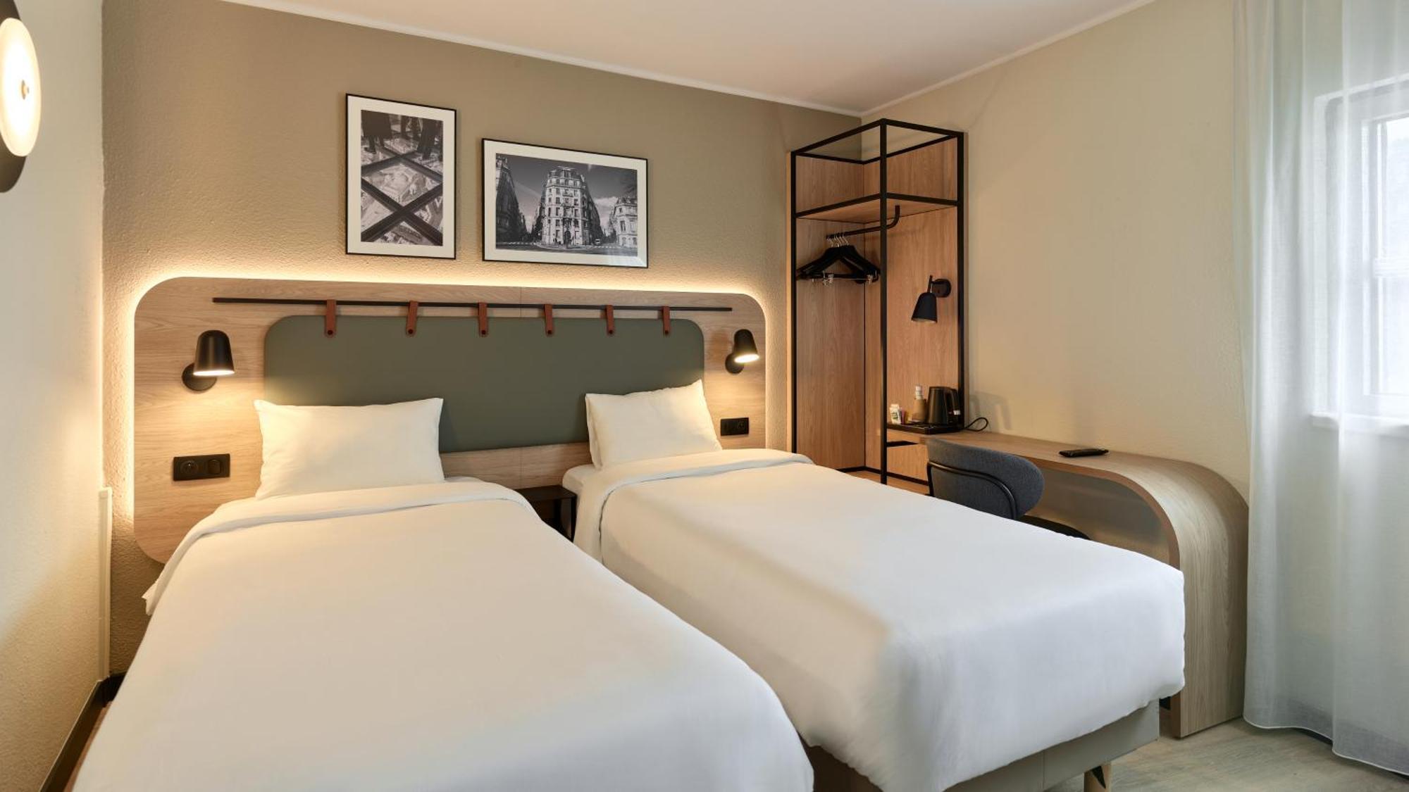 Chambre standard 2 lits simples et 1 canapé-lit