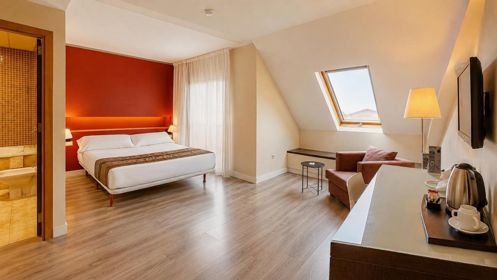 Deluxe Double or Twin Room Spa Bath