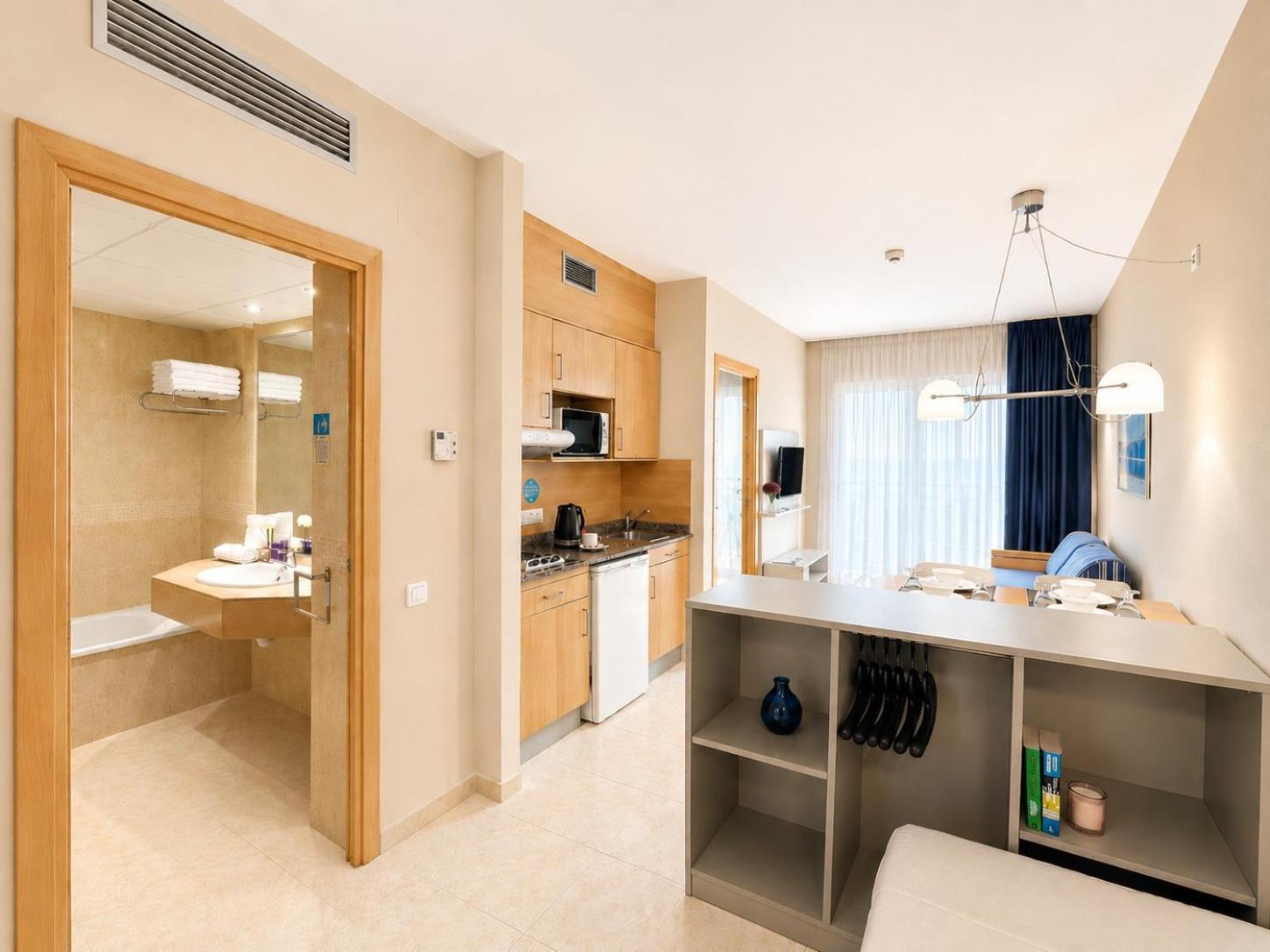 One-Bedroom Apartment Pool View