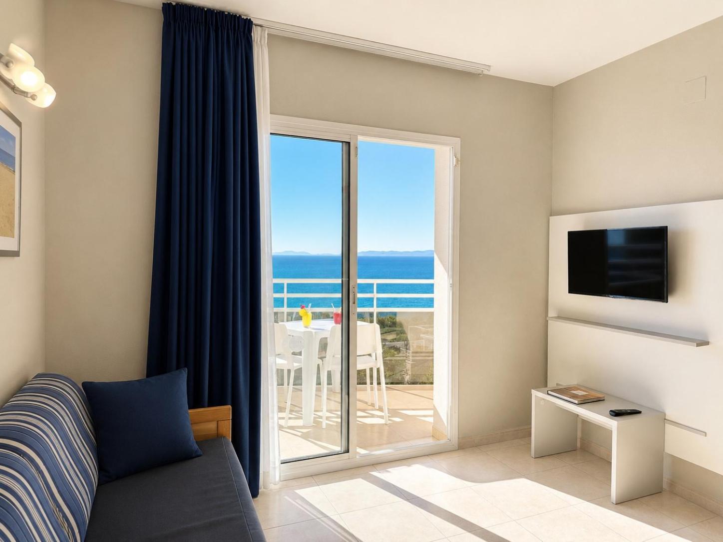 Two-Bedroom Apartment Sea View