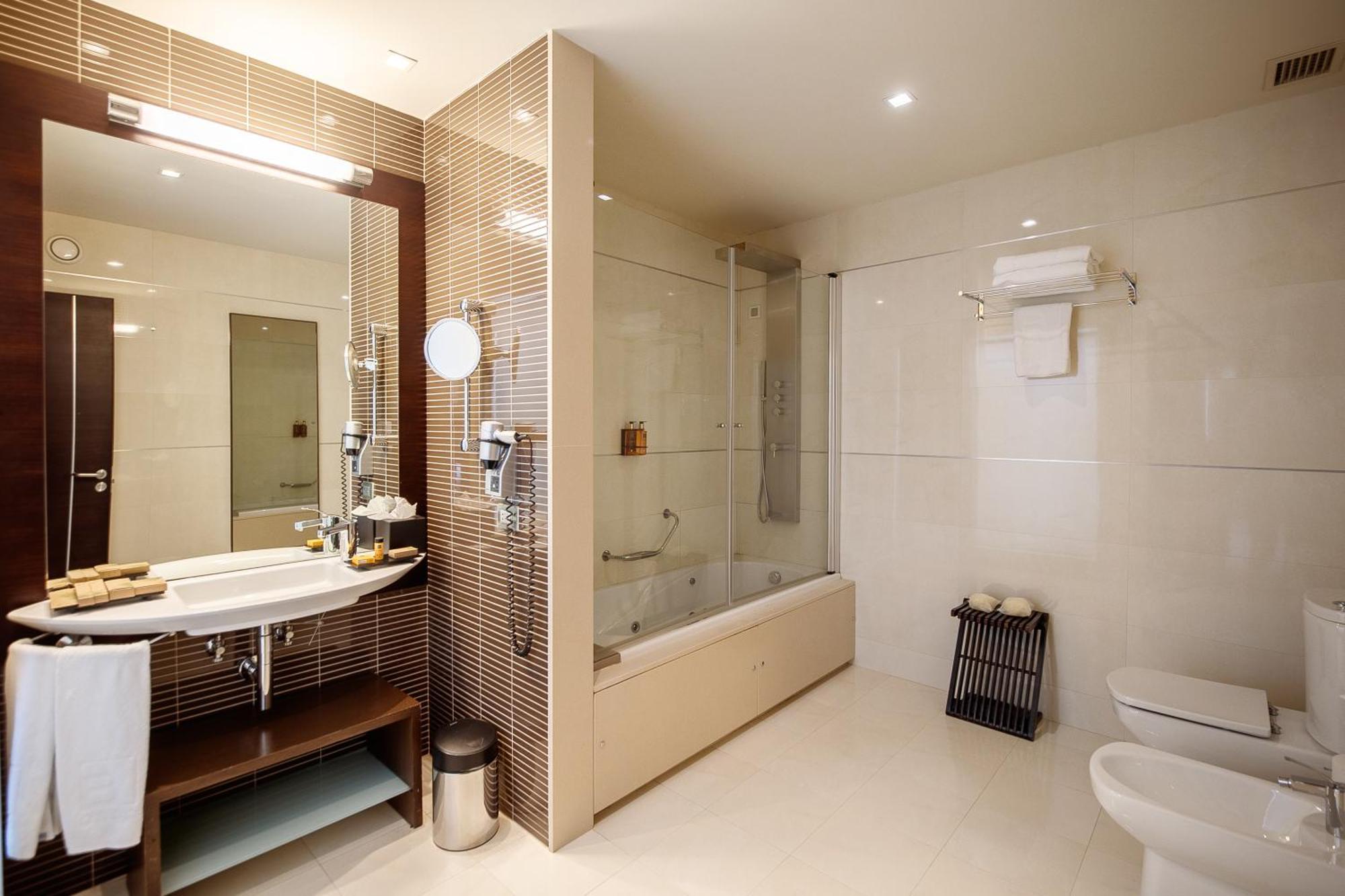 Superior Double Room Hot Tub