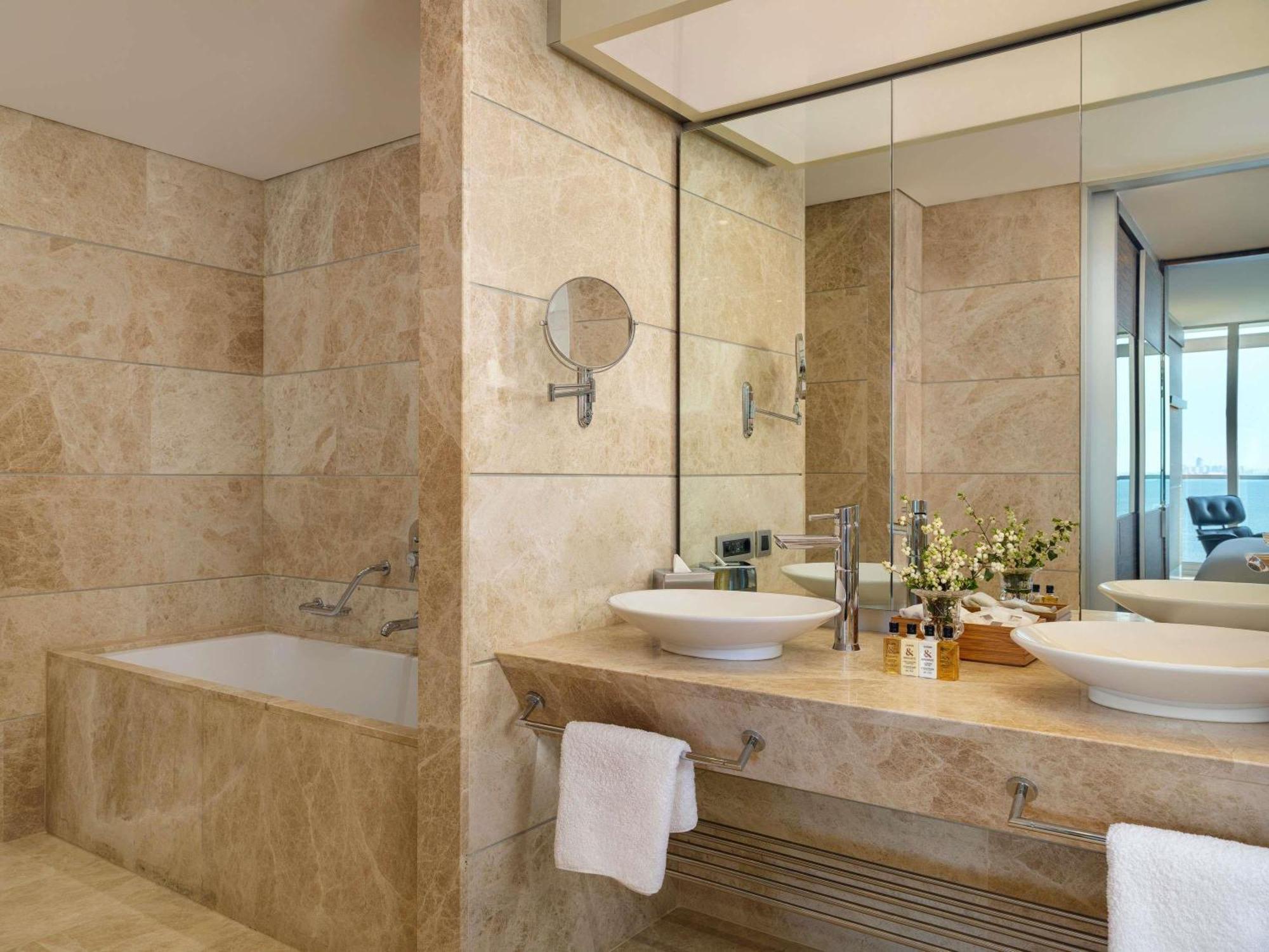 Business Suite mit Meerblick
