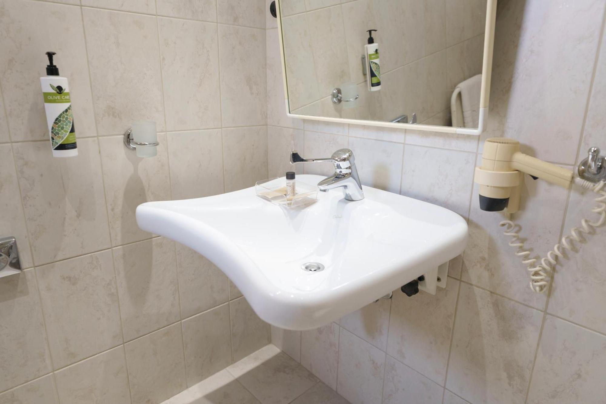 Twin Room Disability Access