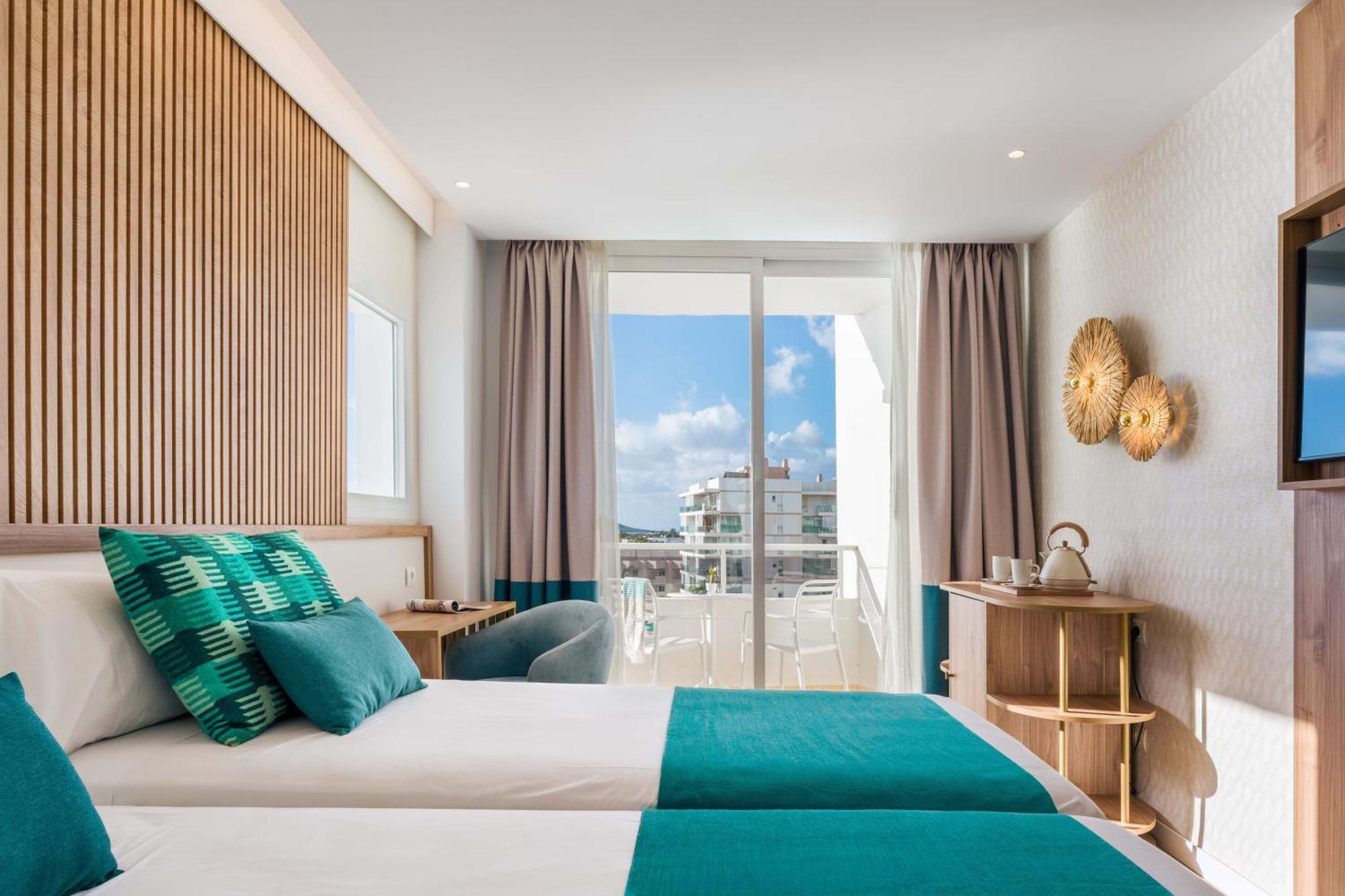 Superior Twin Room Sea View