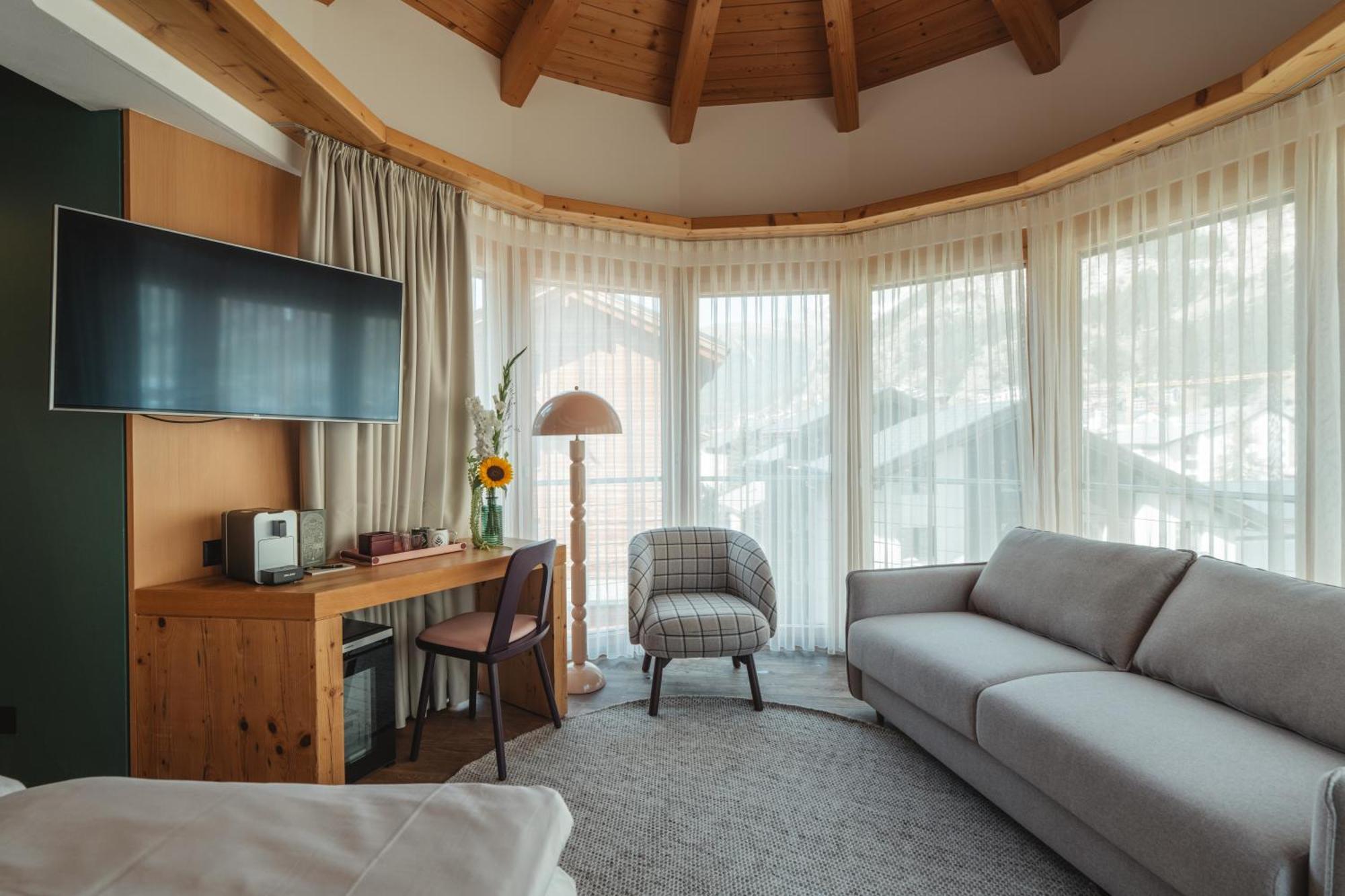 Deluxe Double Room Matterhorn View