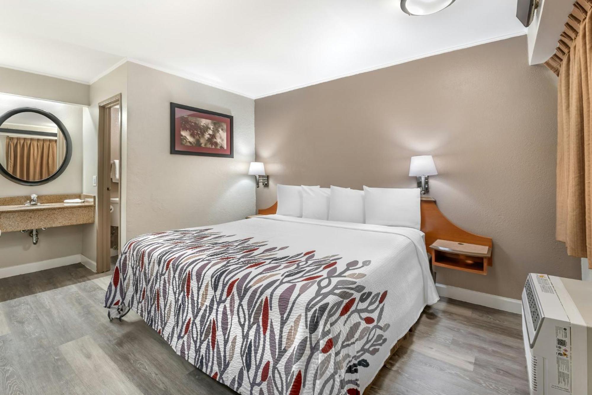 Deluxe King Room Smoke Free