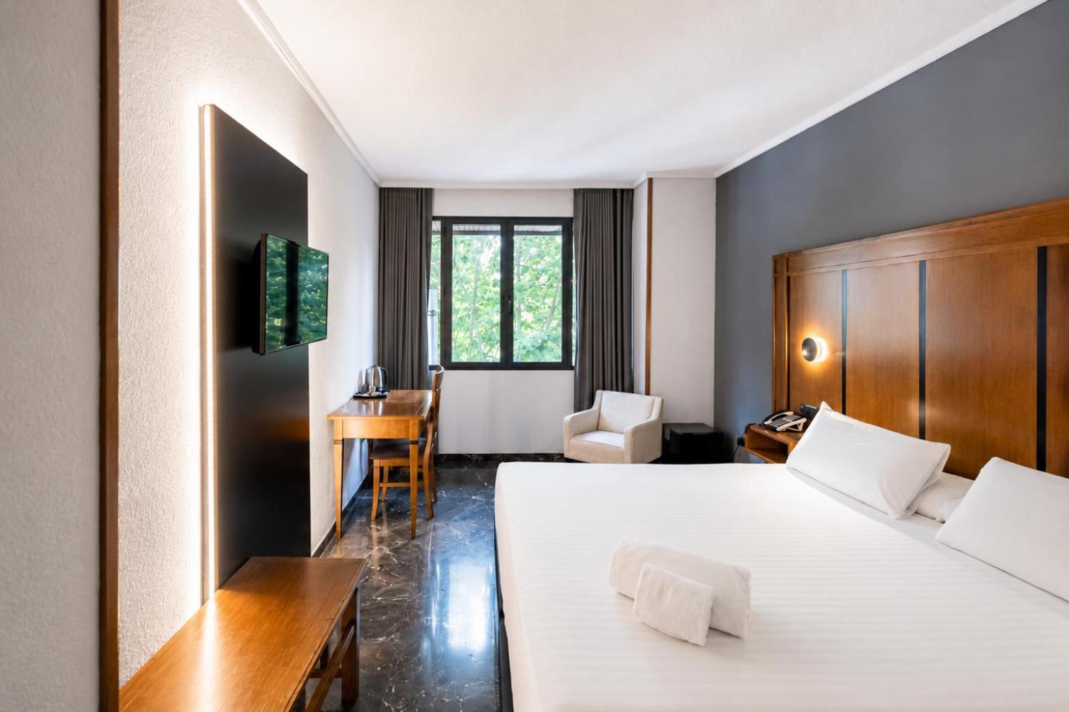 Standard King Room