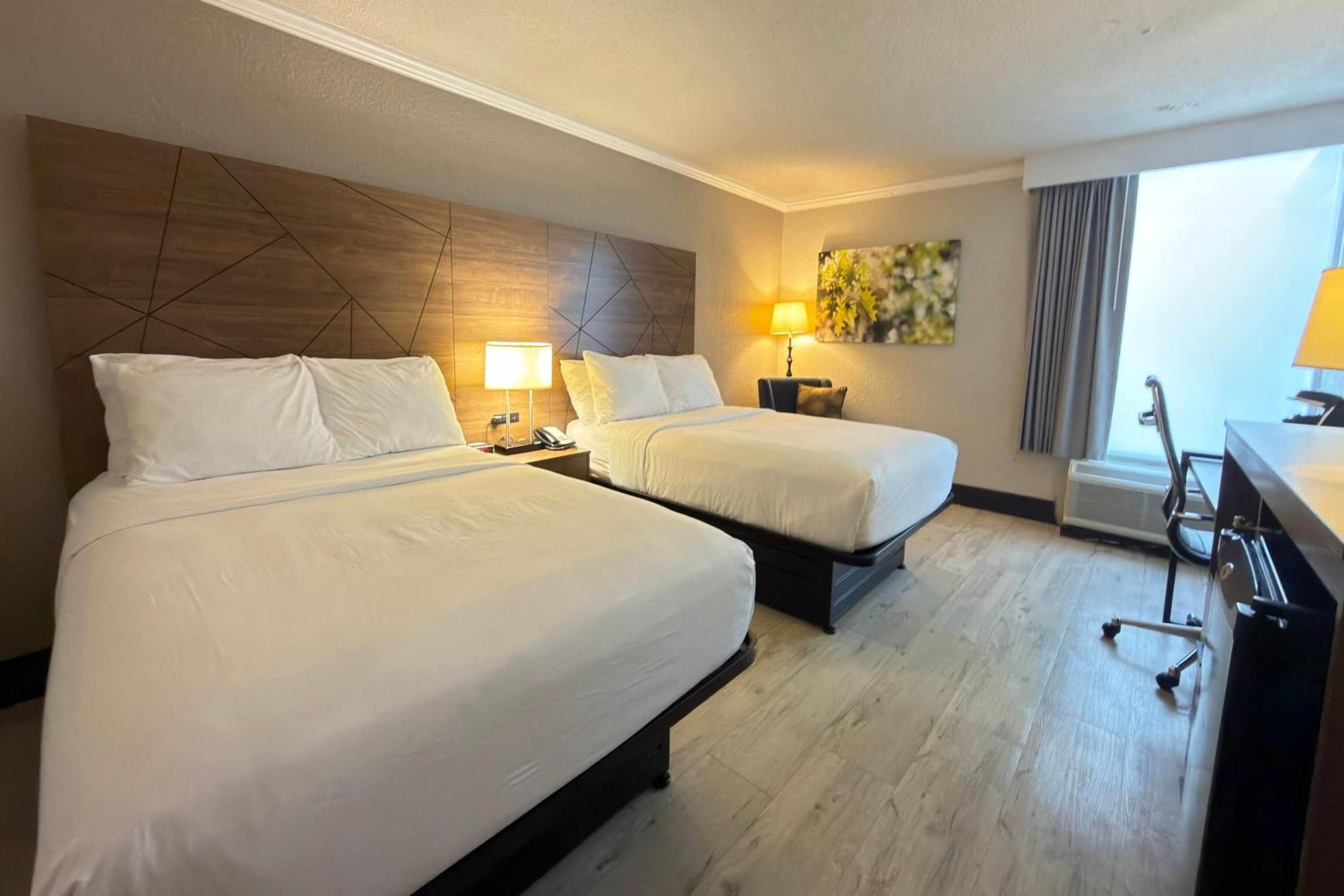 2 Double Beds Non-Smoking