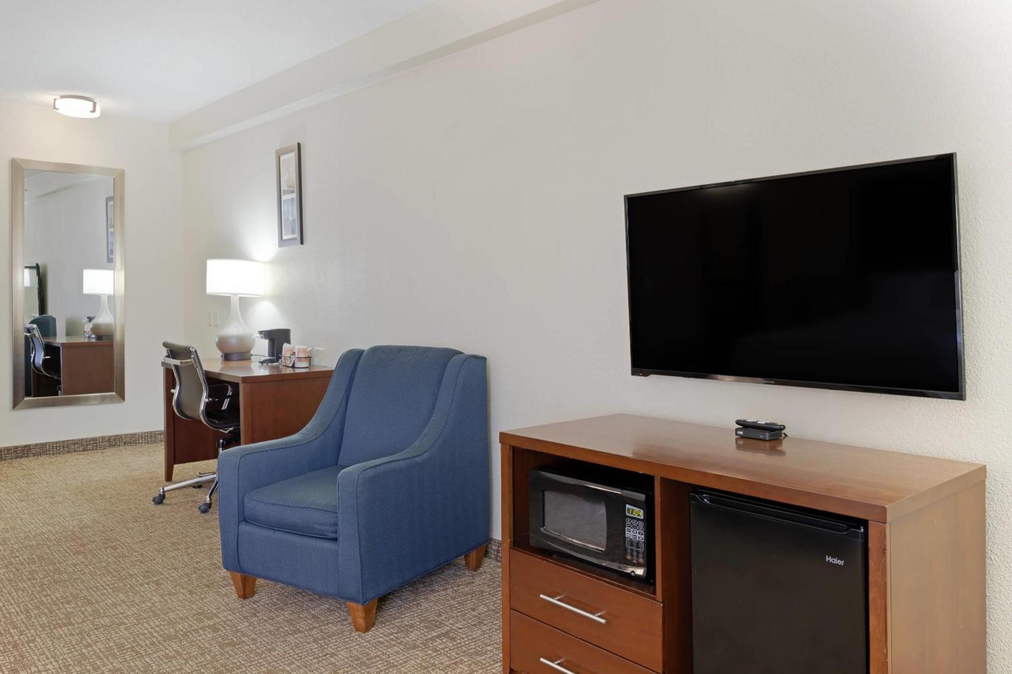 Queen Suite Two Queen Beds Non-Smoking